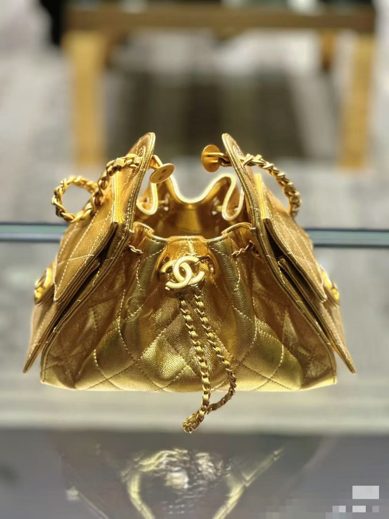 Chanel Bucket Bag Gold 14cm-m-l