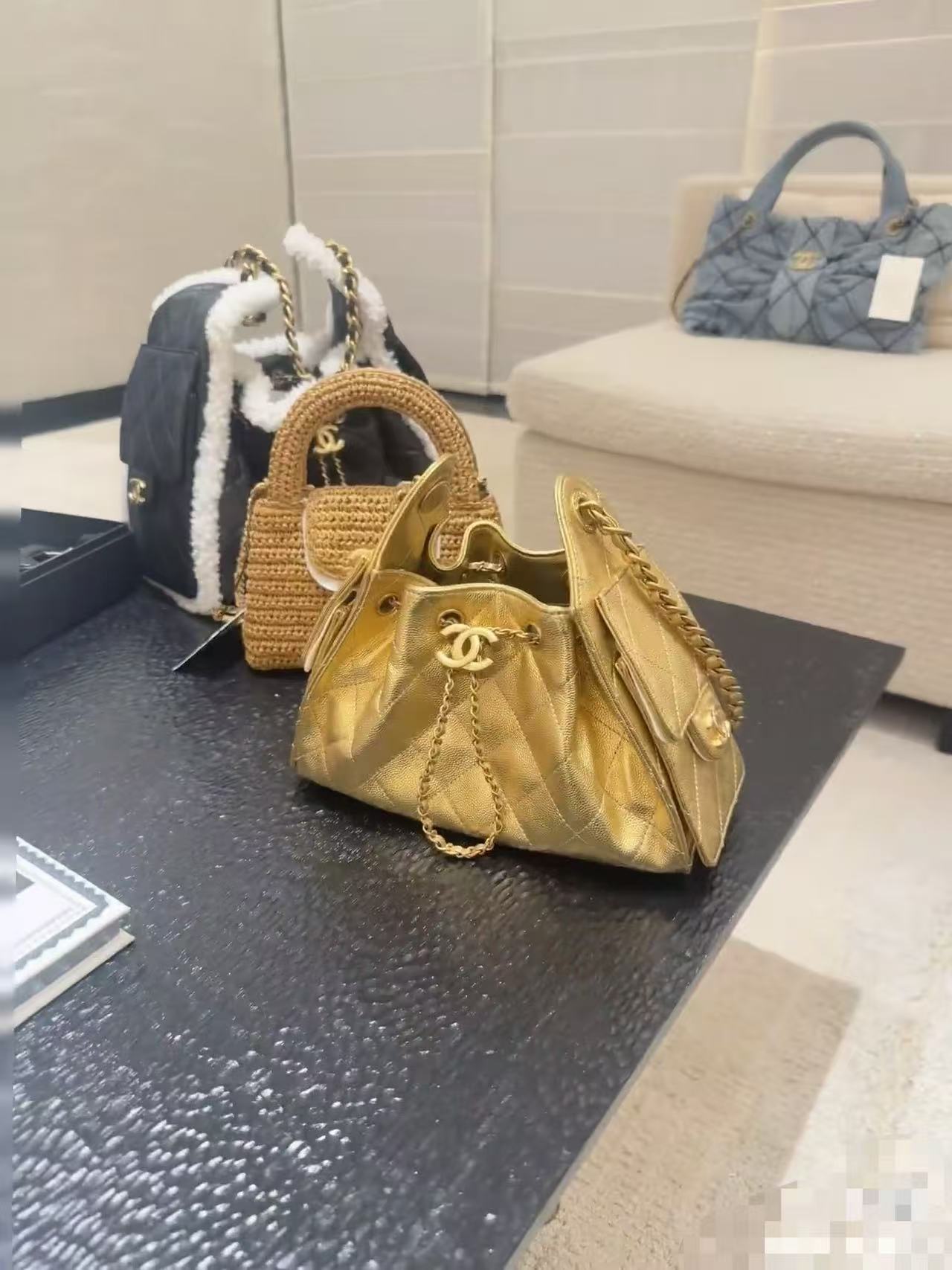 Chanel Bucket Bag Gold 14cm-m-l