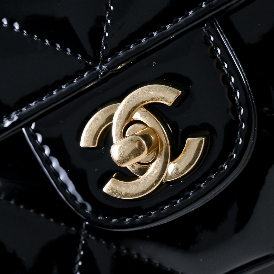 Chanel Clutch Bag Sheepskin M