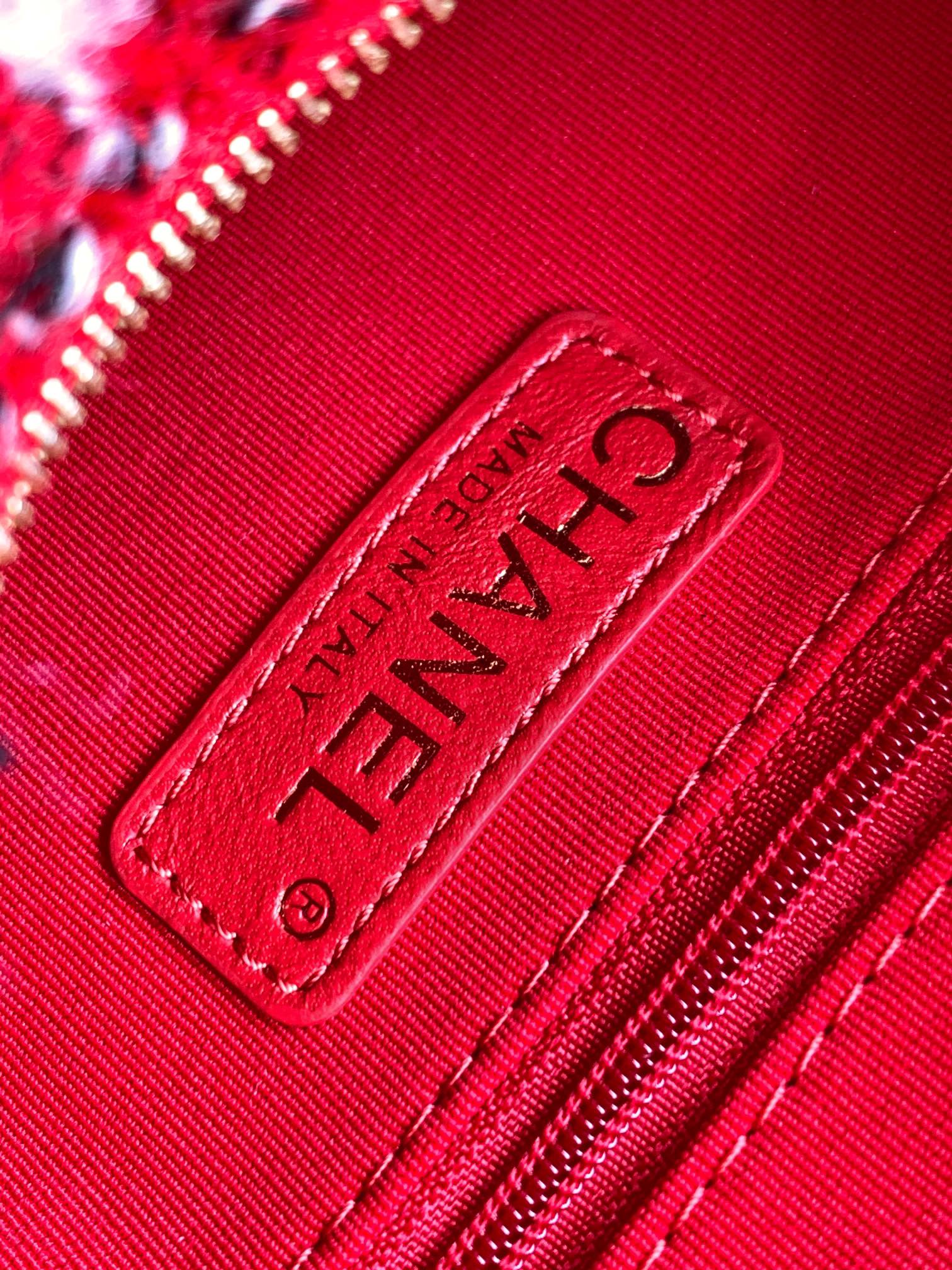 Chanel Basic Bag Cow Leather 24cm-l