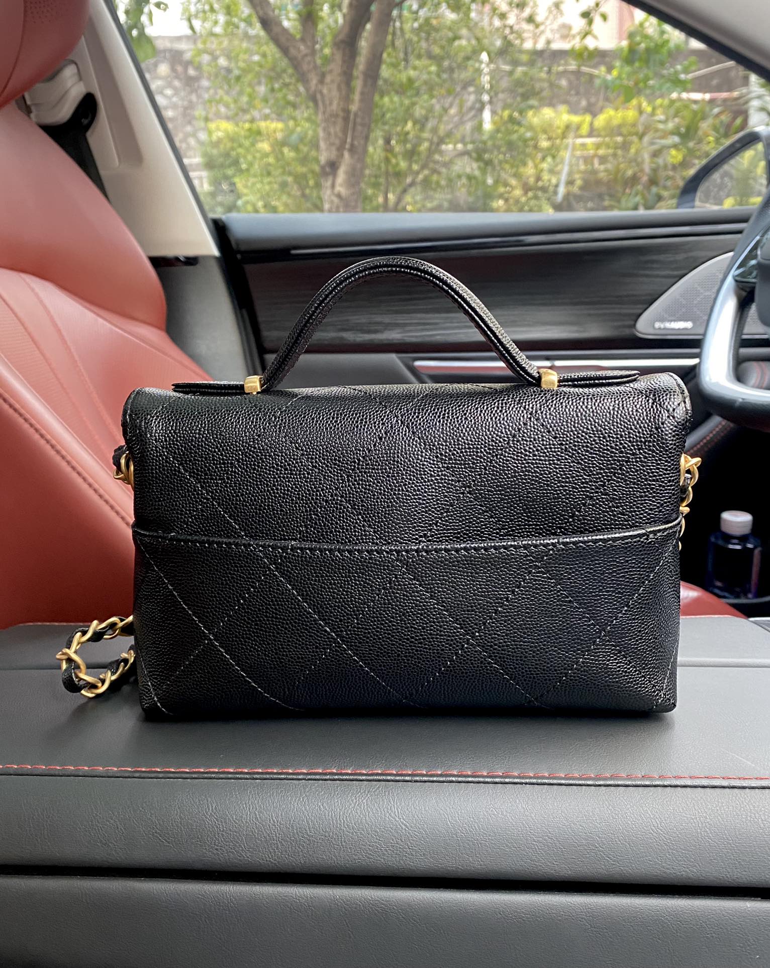 Basic Bag Cow Leather M