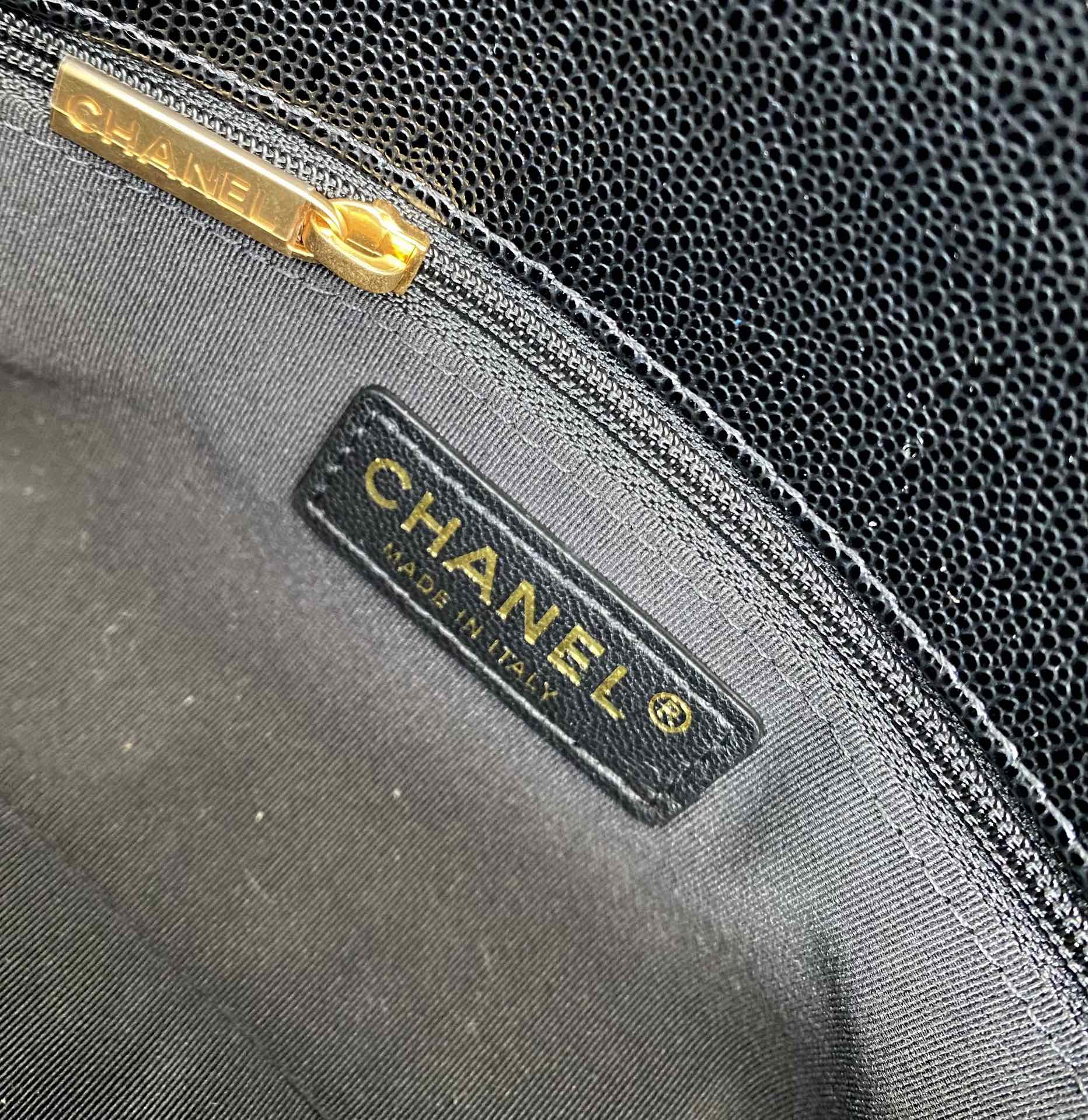 Basic Bag Cow Leather M