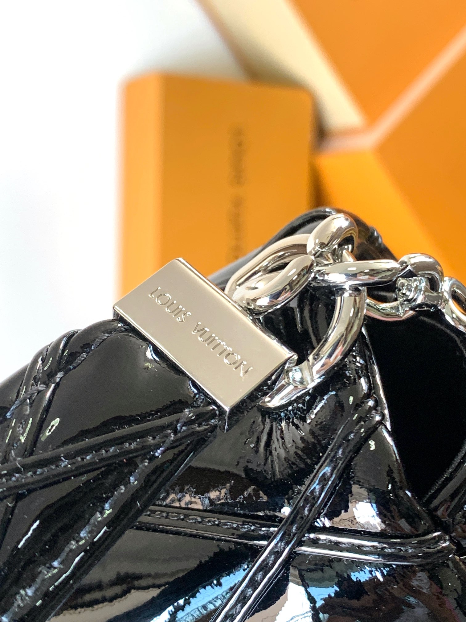 Louis Vuitton Basic Bag Sheepskin Black M-10cm-s