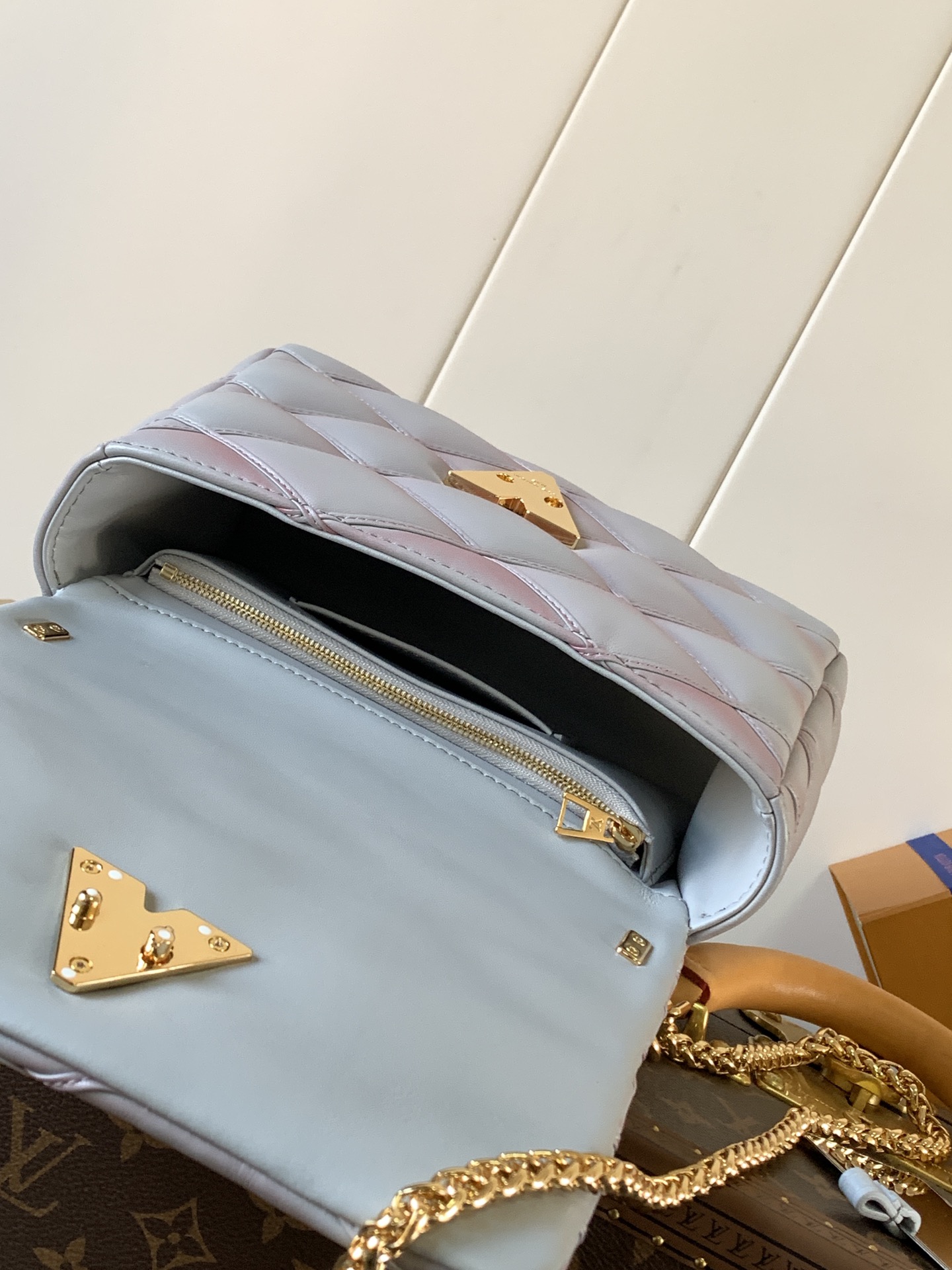 Louis Vuitton Basic Bag Sheepskin Black M-10cm-s