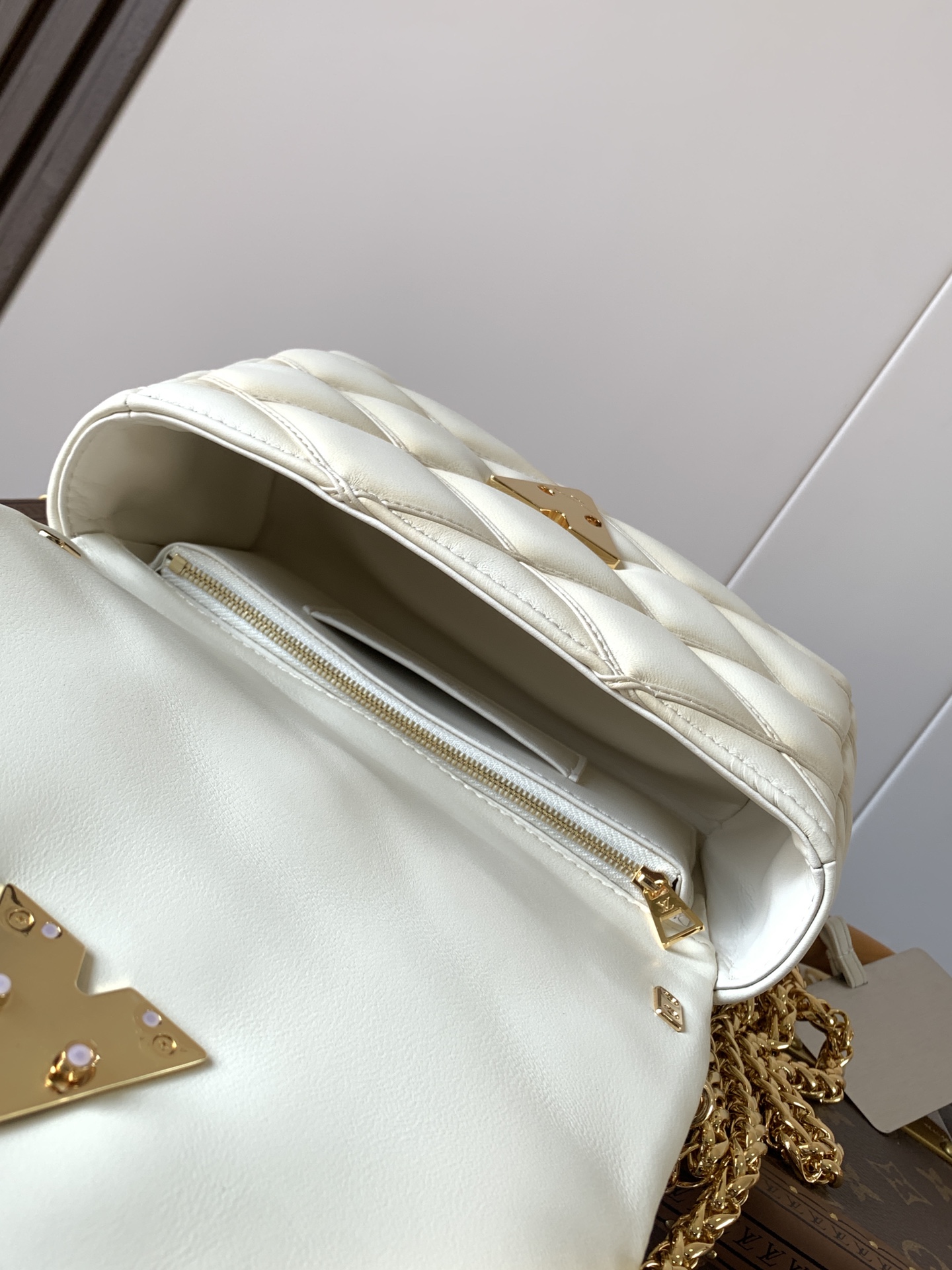 Louis Vuitton Basic Bag Sheepskin Black M-10cm-s