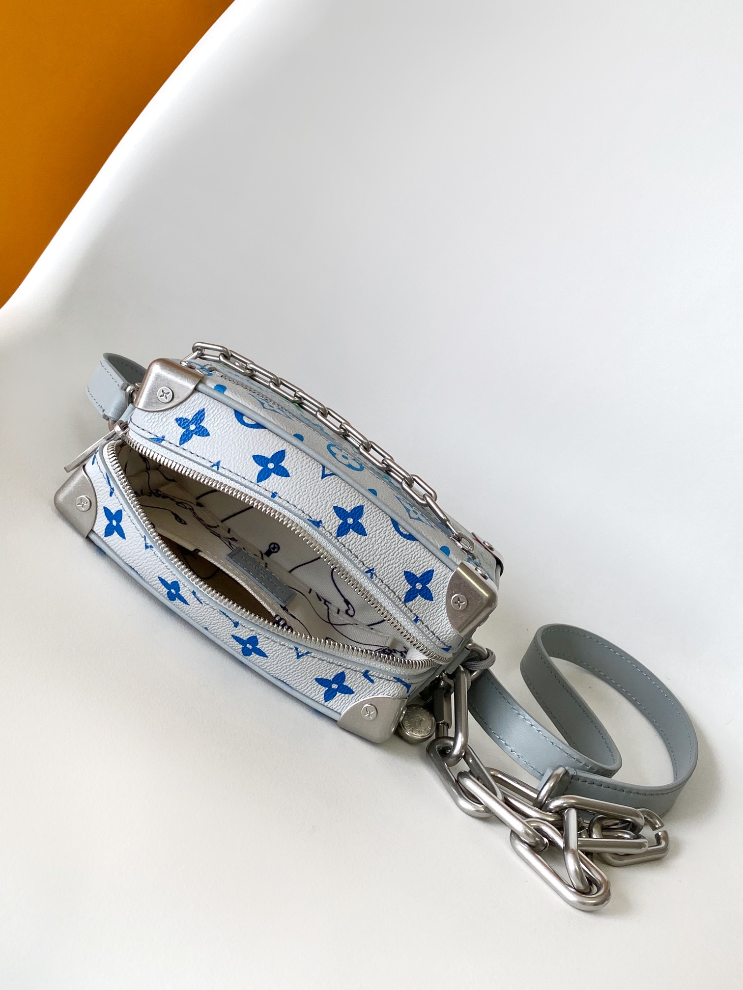 Louis Vuitton Basic Bag Cow Leather M-l-s