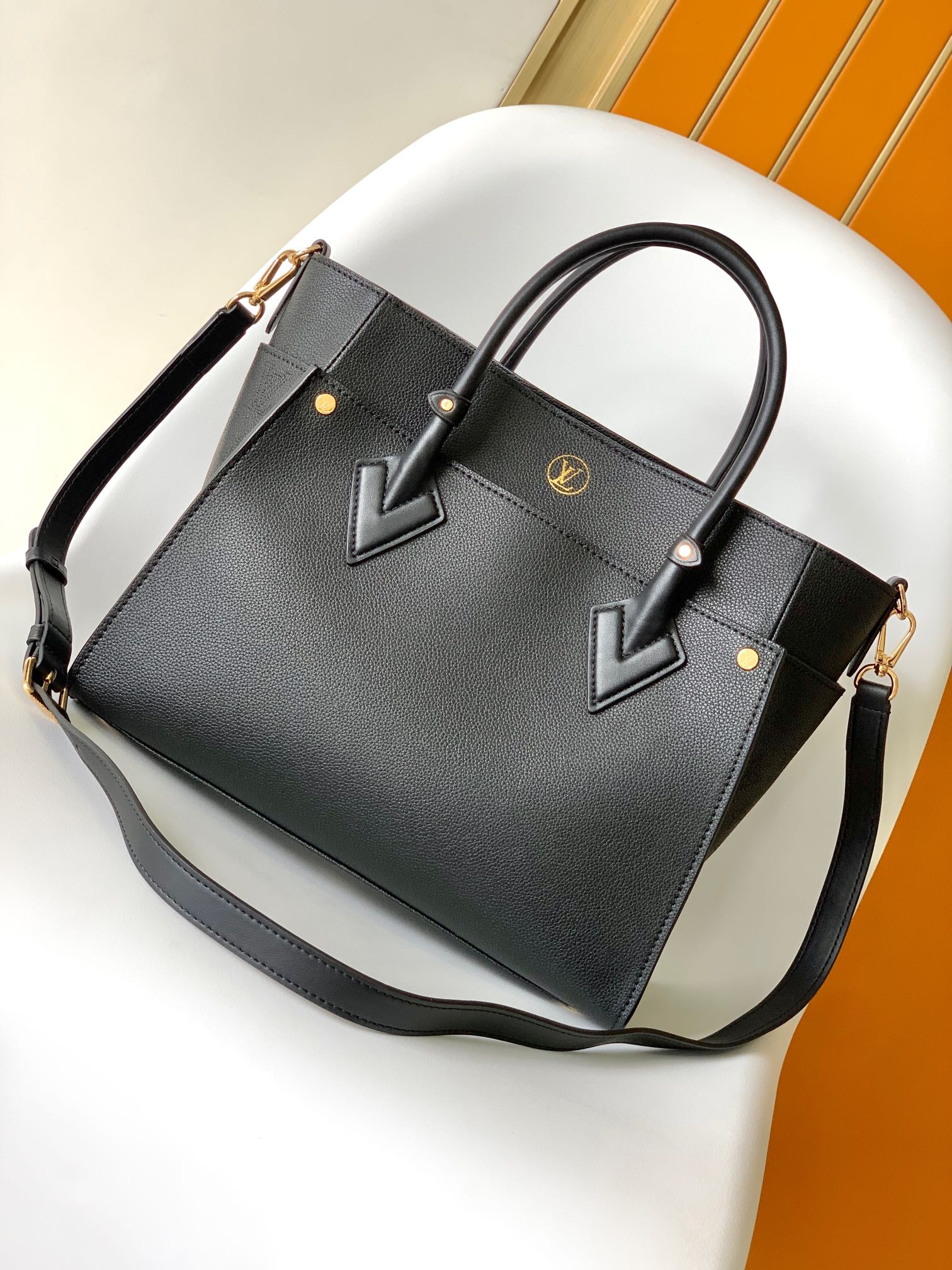 Louis Vuitton Basic Bag Cow Leather Black M-s