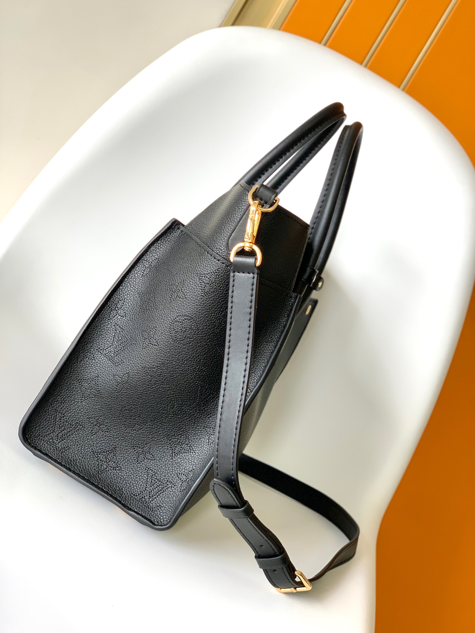 Louis Vuitton Basic Bag Cow Leather Black M-s