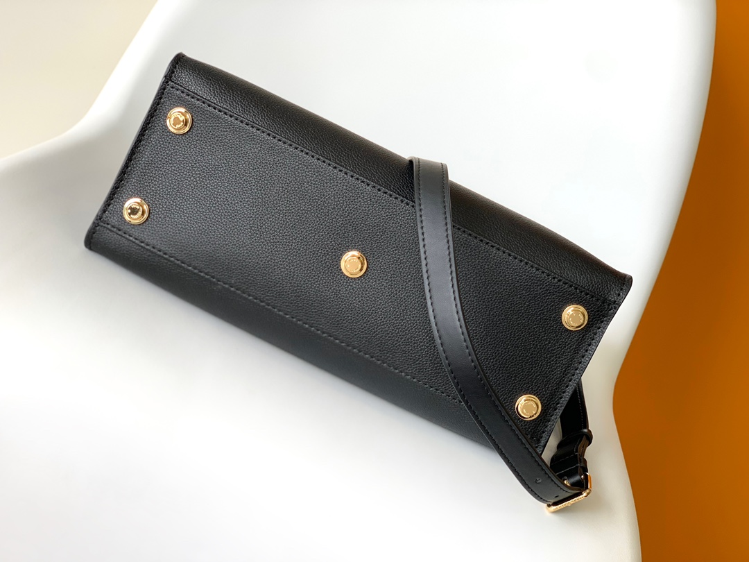 Louis Vuitton Basic Bag Cow Leather Black M-s