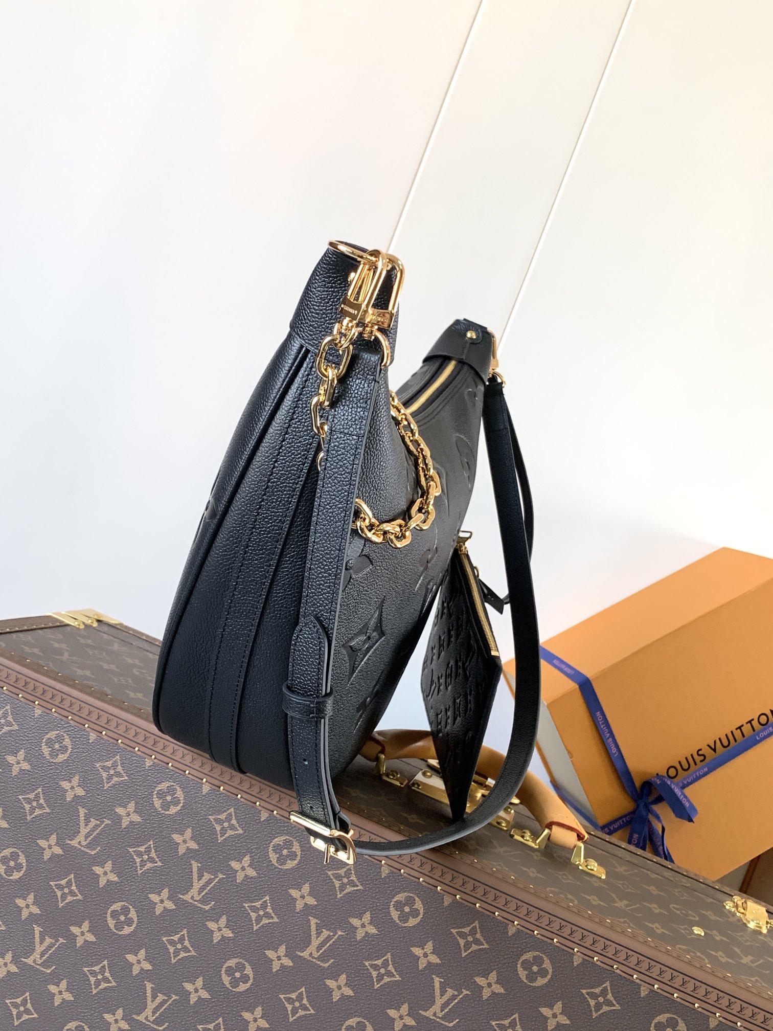 Louis Vuitton Basic Bag Cow Leather Black M-l