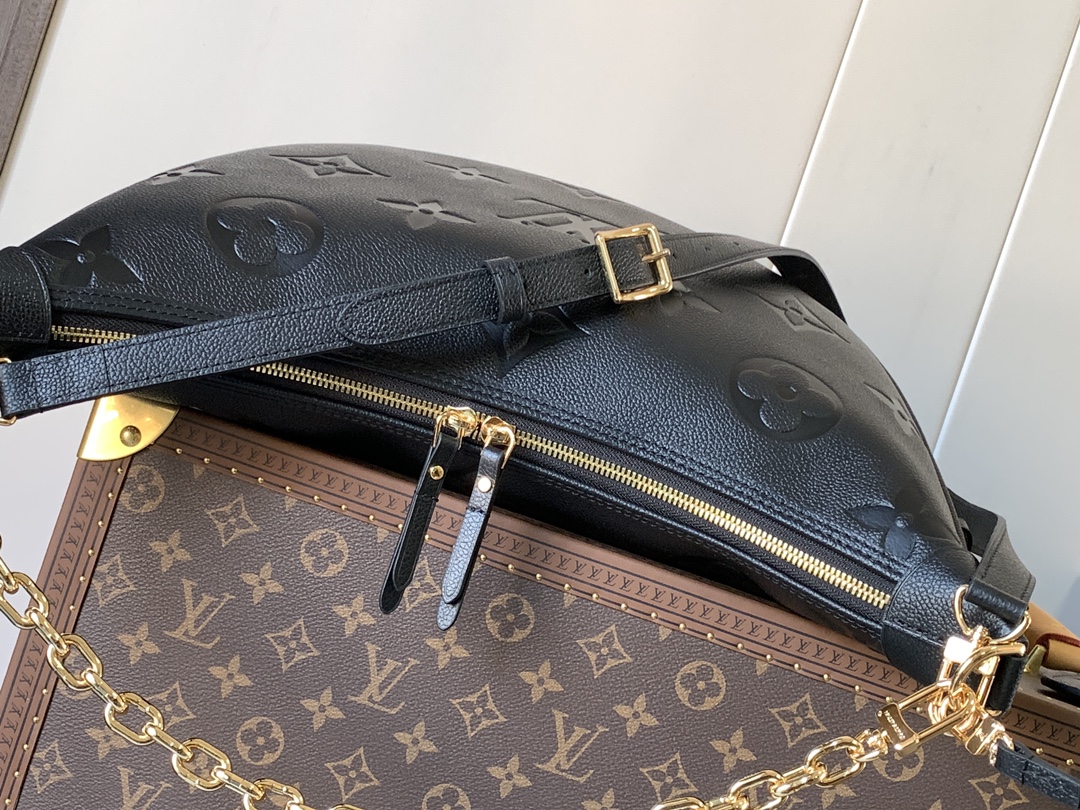 Louis Vuitton Basic Bag Cow Leather Black M-l