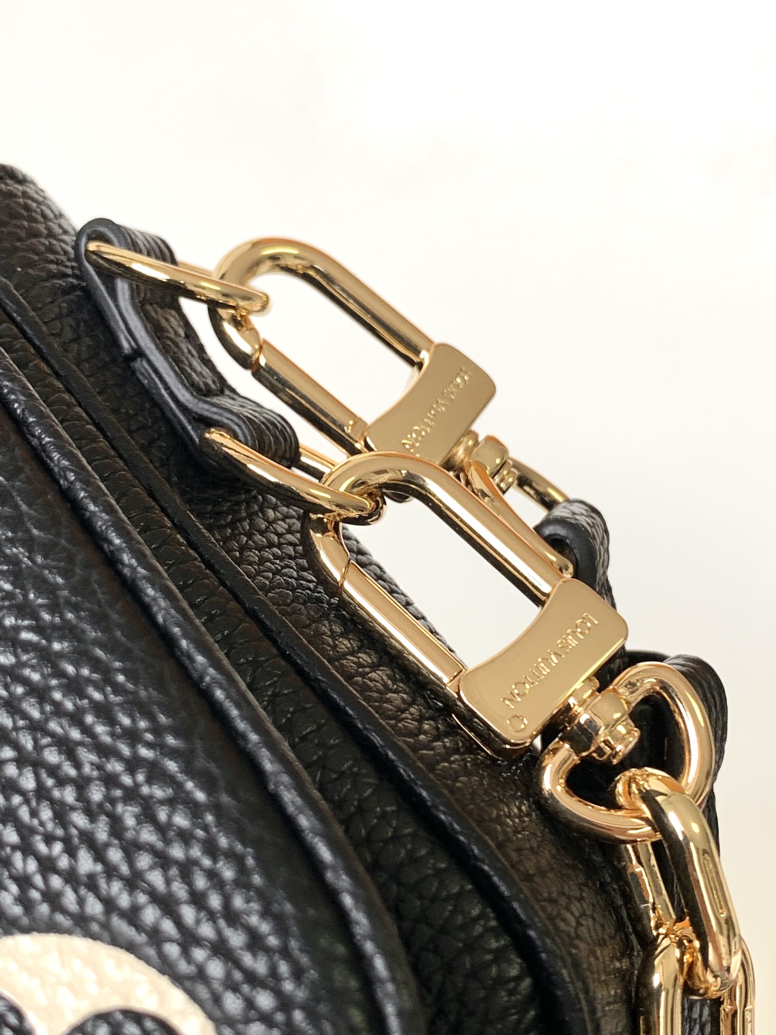 Louis Vuitton Basic Bag Cow Leather Black M-l-s