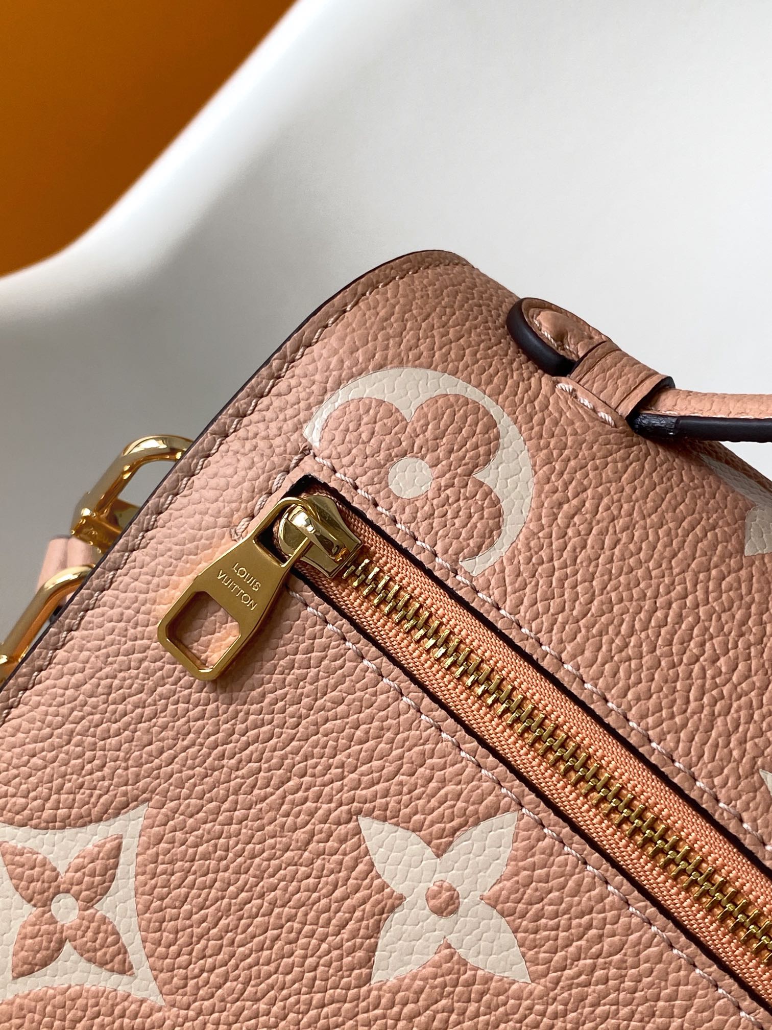 Louis Vuitton Basic Bag Cow Leather Black M-l-s