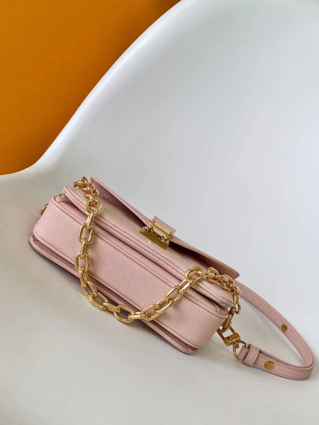 Louis Vuitton Basic Bag Cow Leather Black M-l-s