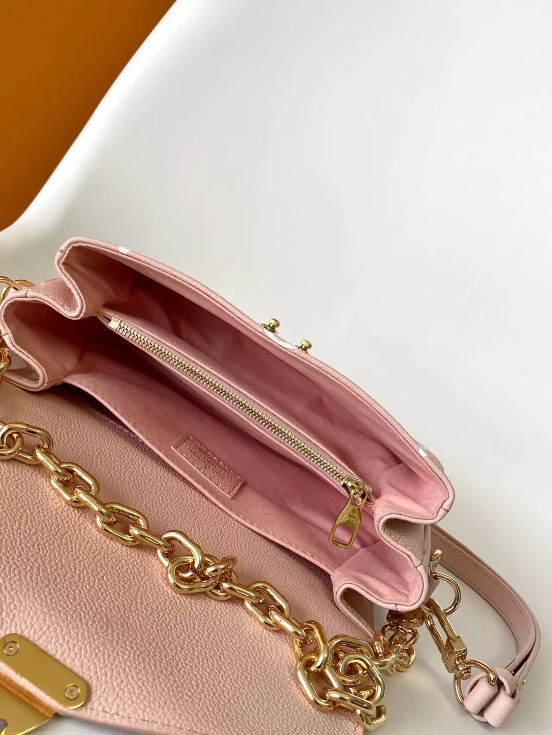 Louis Vuitton Basic Bag Cow Leather Black M-l-s