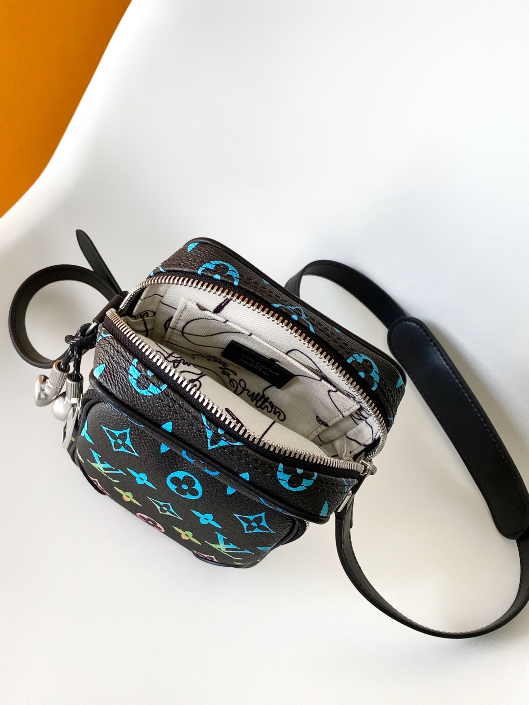 Louis Vuitton Crossbody Bag Cow Leather M-l-s