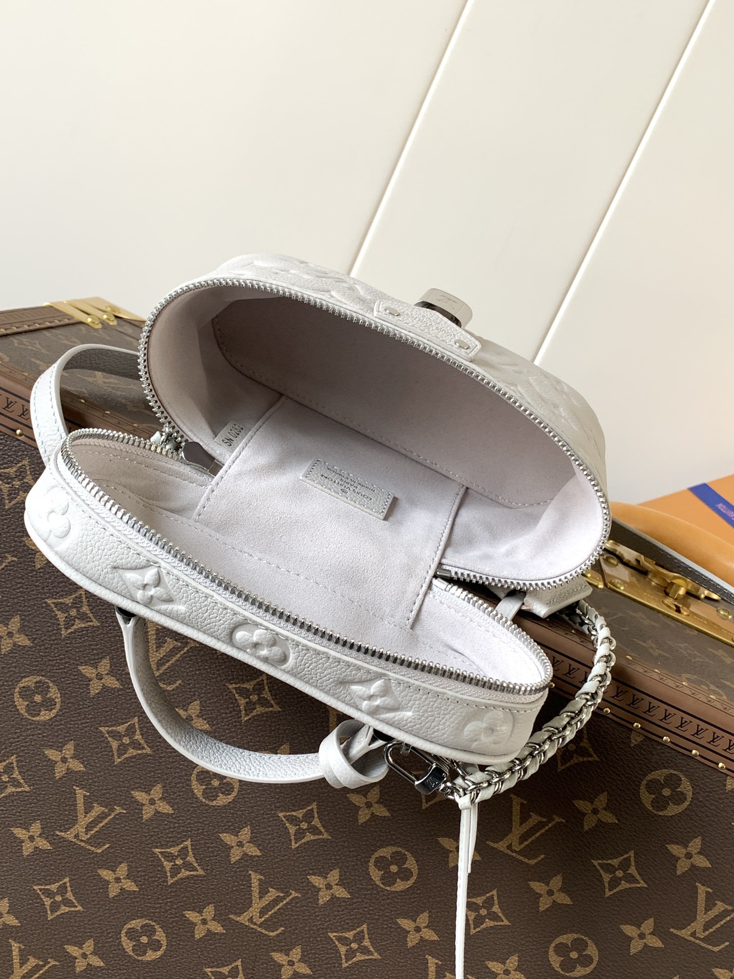 Louis Vuitton Basic Bag Cow Leather Gray M-l-s