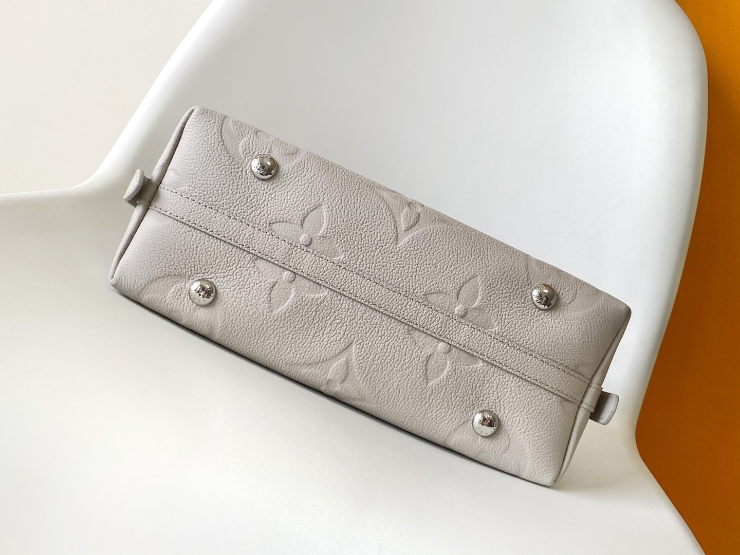 Louis Vuitton Clutch Bag White M-l