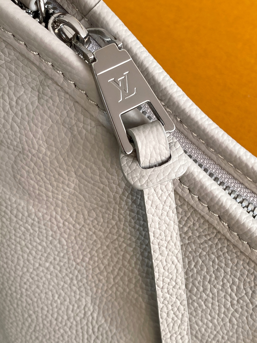 Louis Vuitton Clutch Bag White M-l