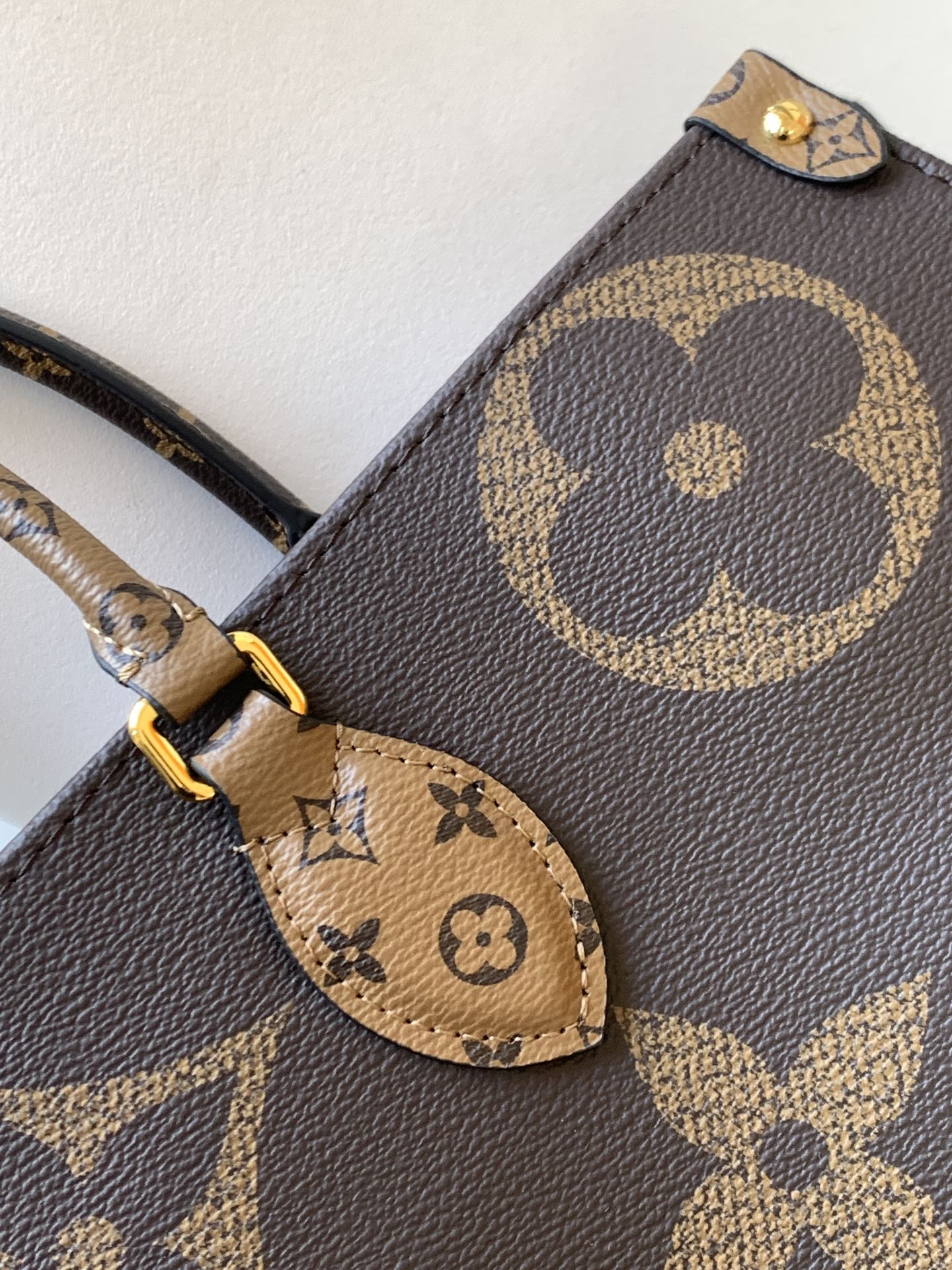 Louis Vuitton Basic Bag Canvas M-s