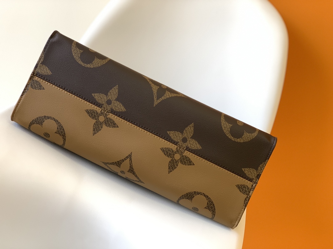 Louis Vuitton Basic Bag Canvas M-s