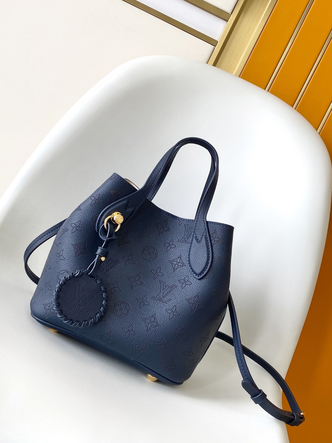 Louis Vuitton Basic Bag Cow Leather Black M-l-s