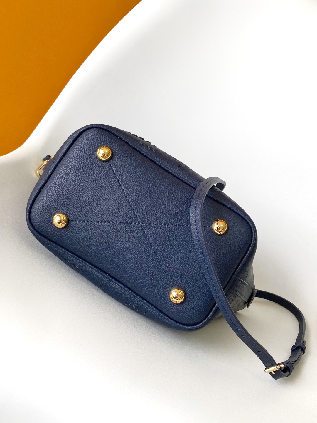 Louis Vuitton Basic Bag Cow Leather Black M-l-s