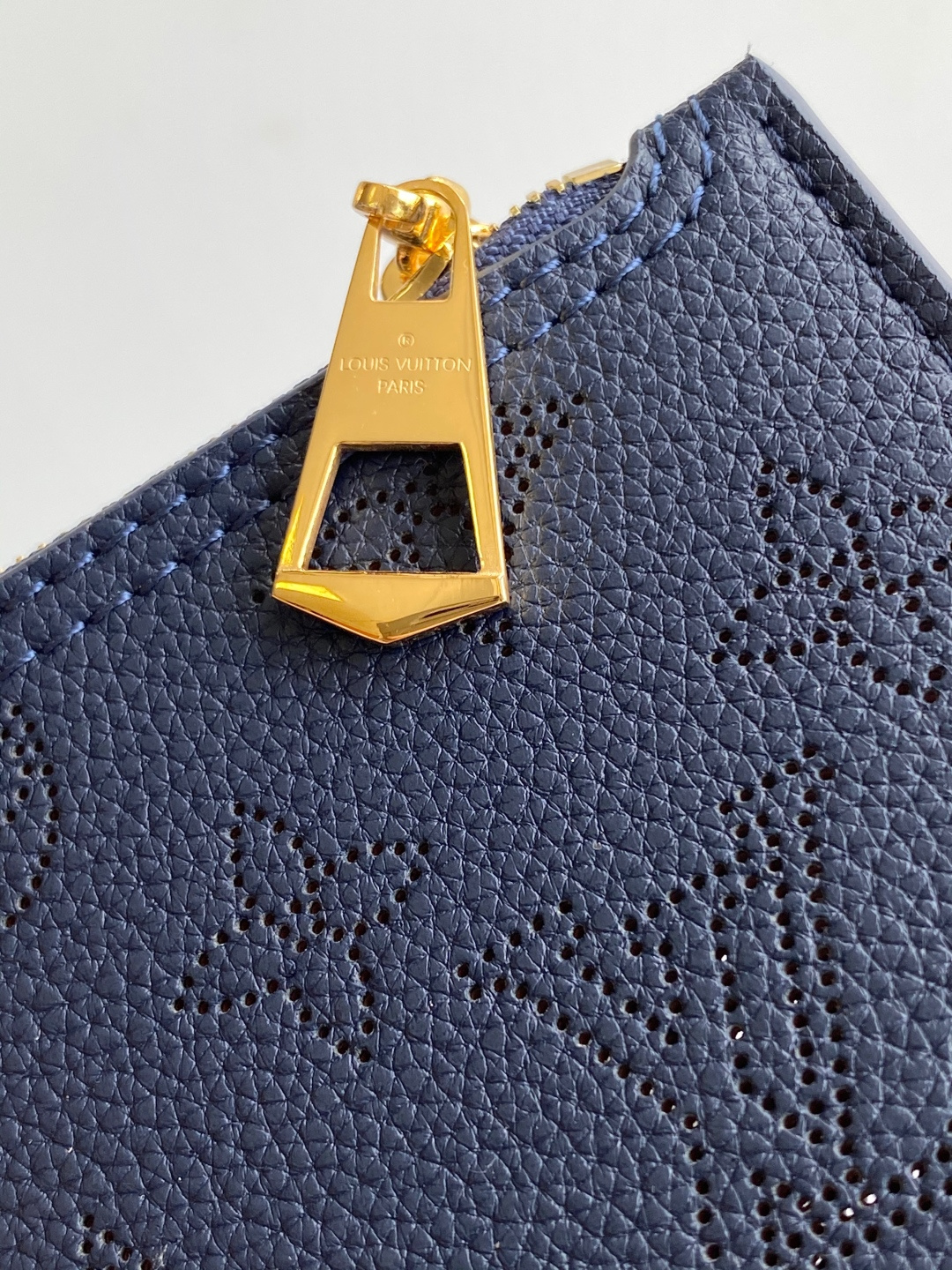 Louis Vuitton Basic Bag Cow Leather Black M-l-s