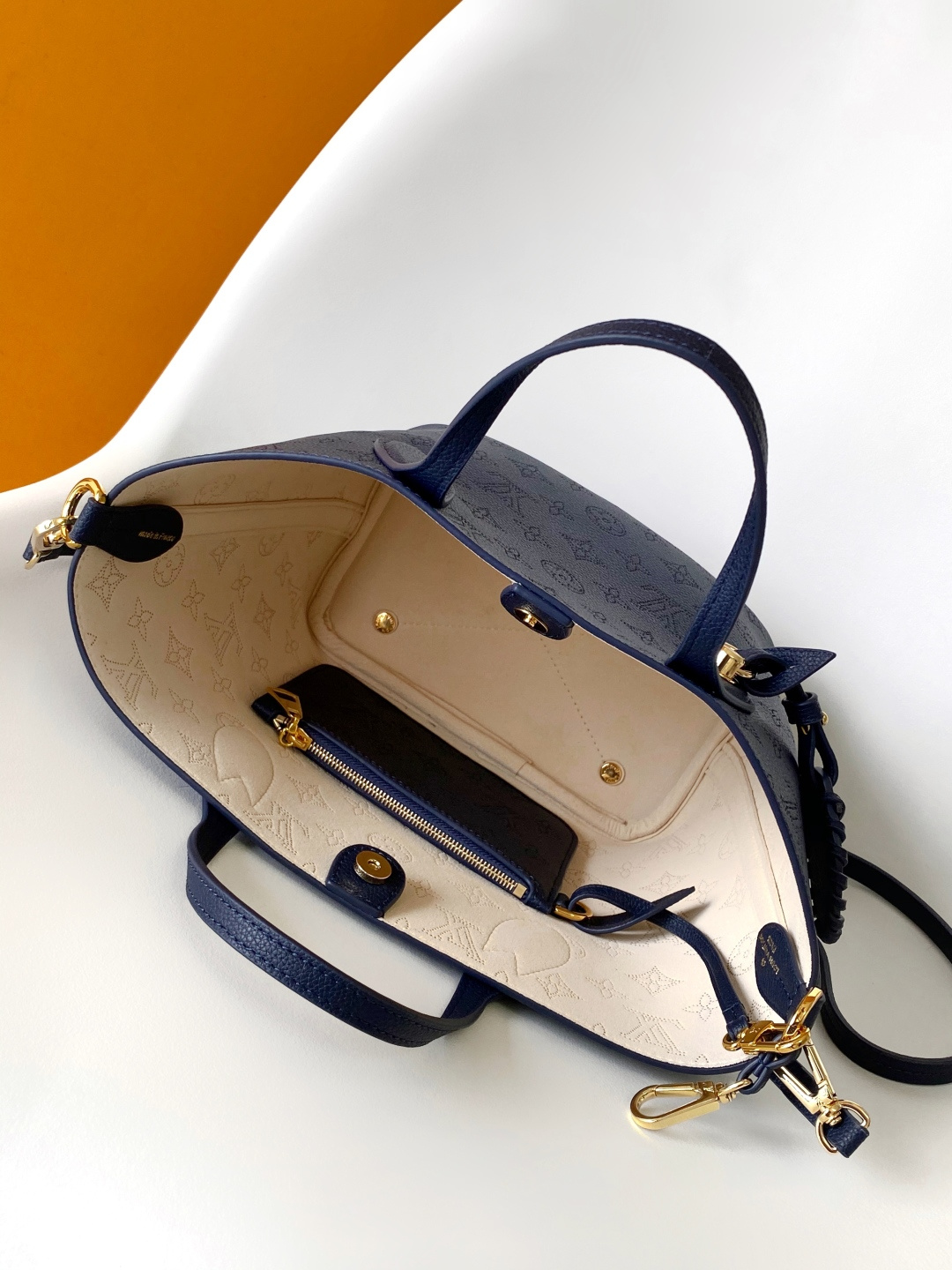 Louis Vuitton Basic Bag Cow Leather Black M-l-s