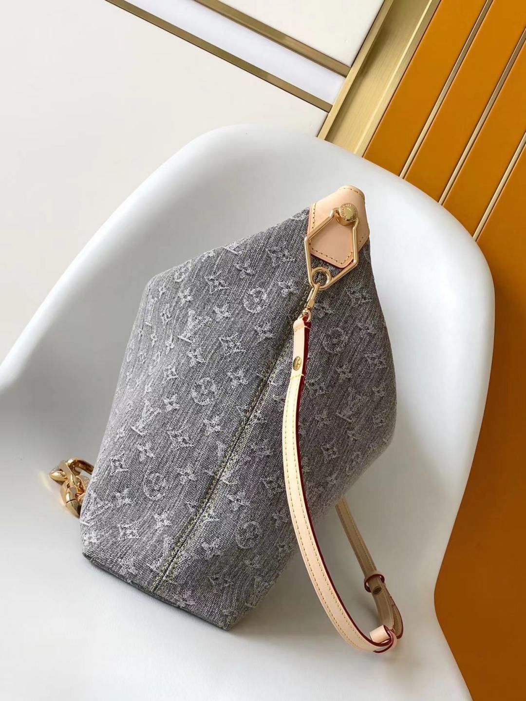 Louis Vuitton Basic Bag Cow Leather Black M-s