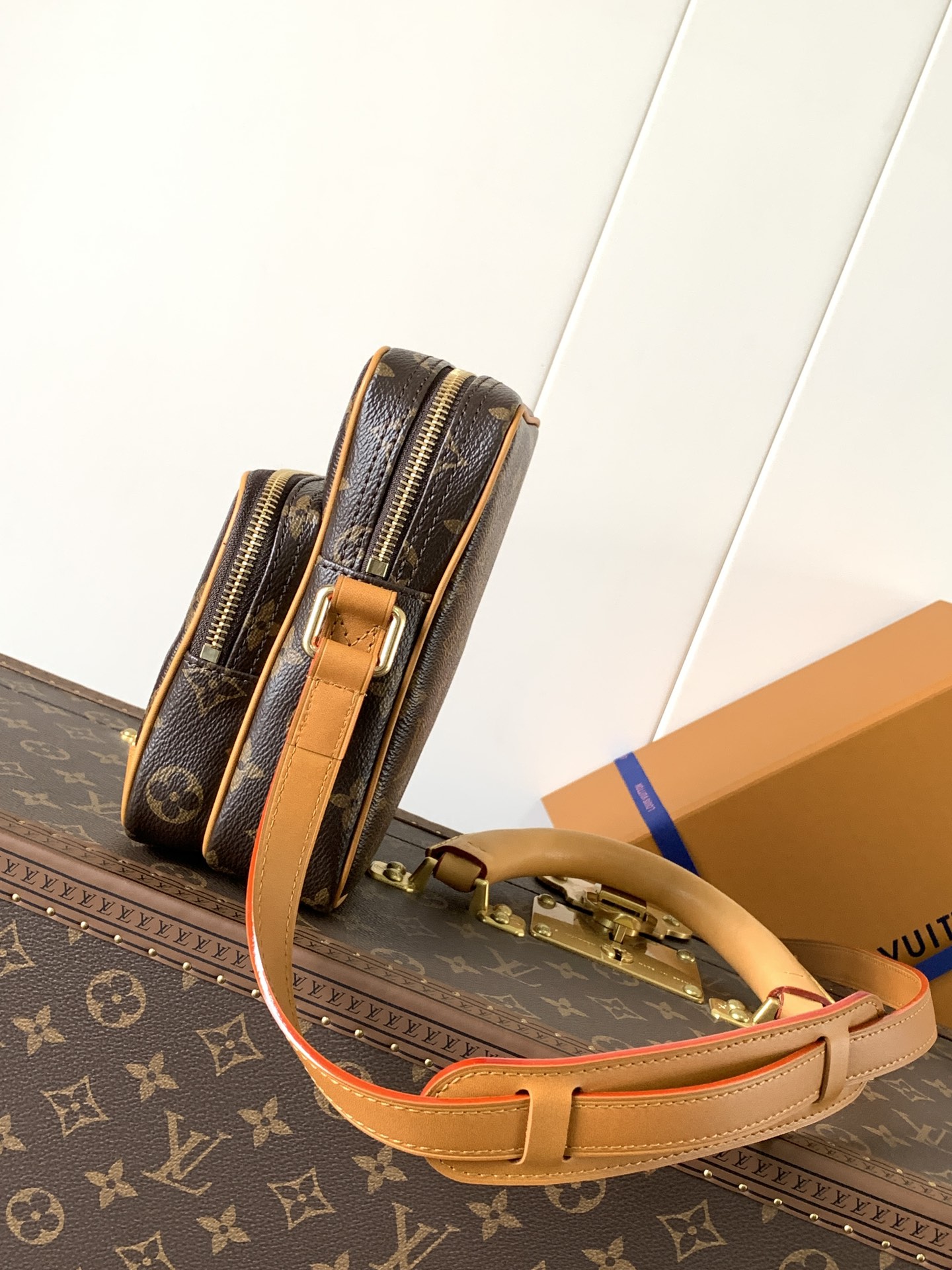 Louis Vuitton Crossbody Bag Cow Leather M-l-s