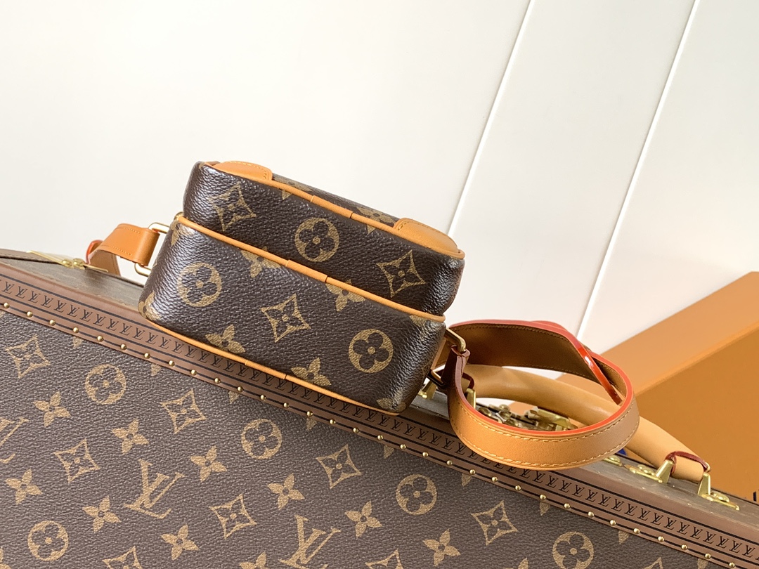 Louis Vuitton Crossbody Bag Cow Leather M-l-s