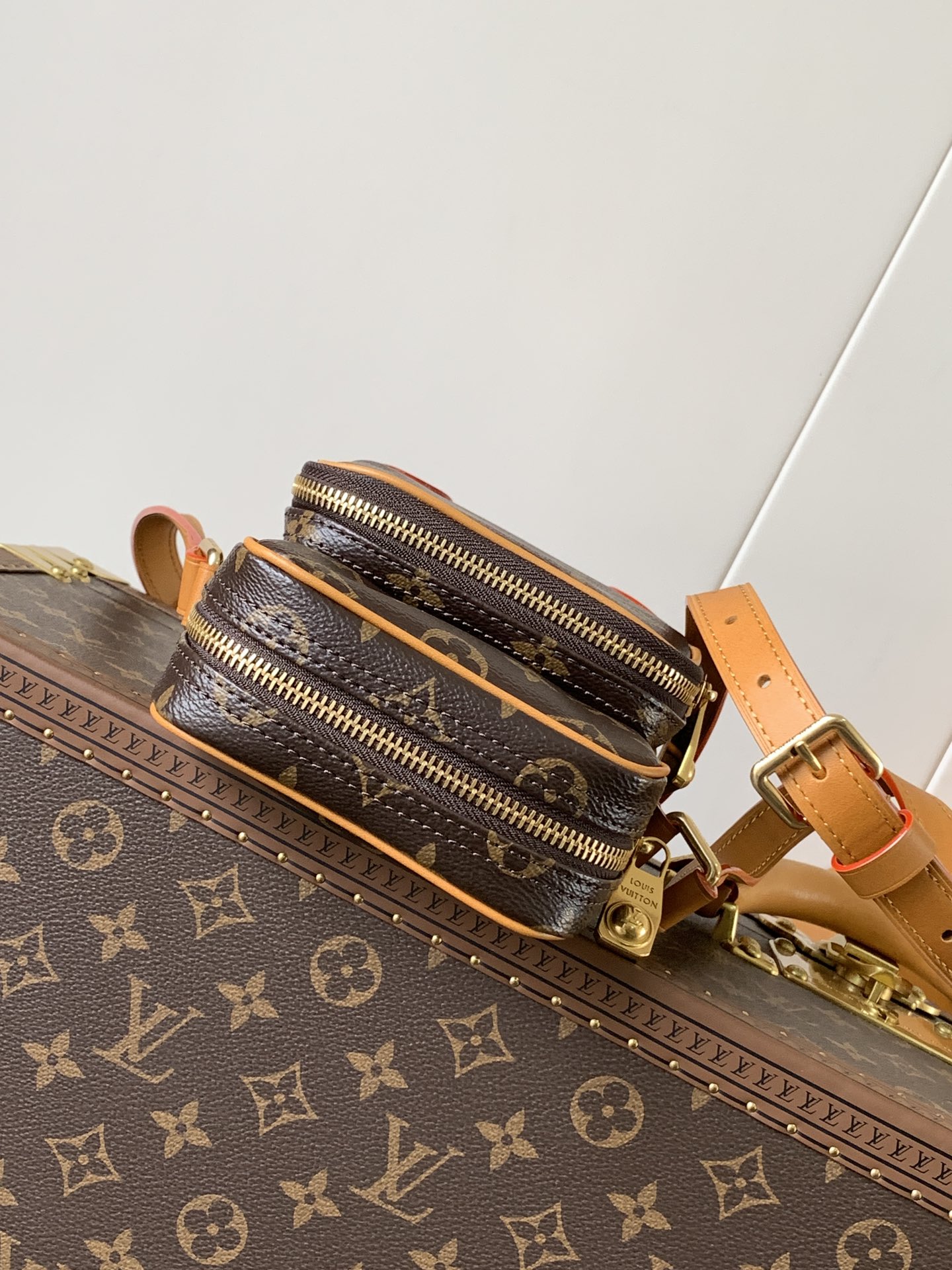 Louis Vuitton Crossbody Bag Cow Leather M-l-s