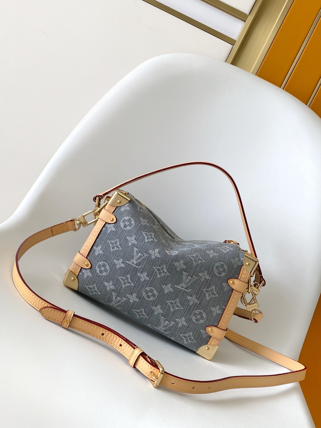 Louis Vuitton Basic Bag Cow Leather M-l-s