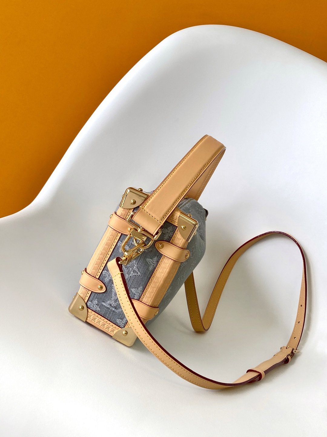 Louis Vuitton Basic Bag Cow Leather M-l-s