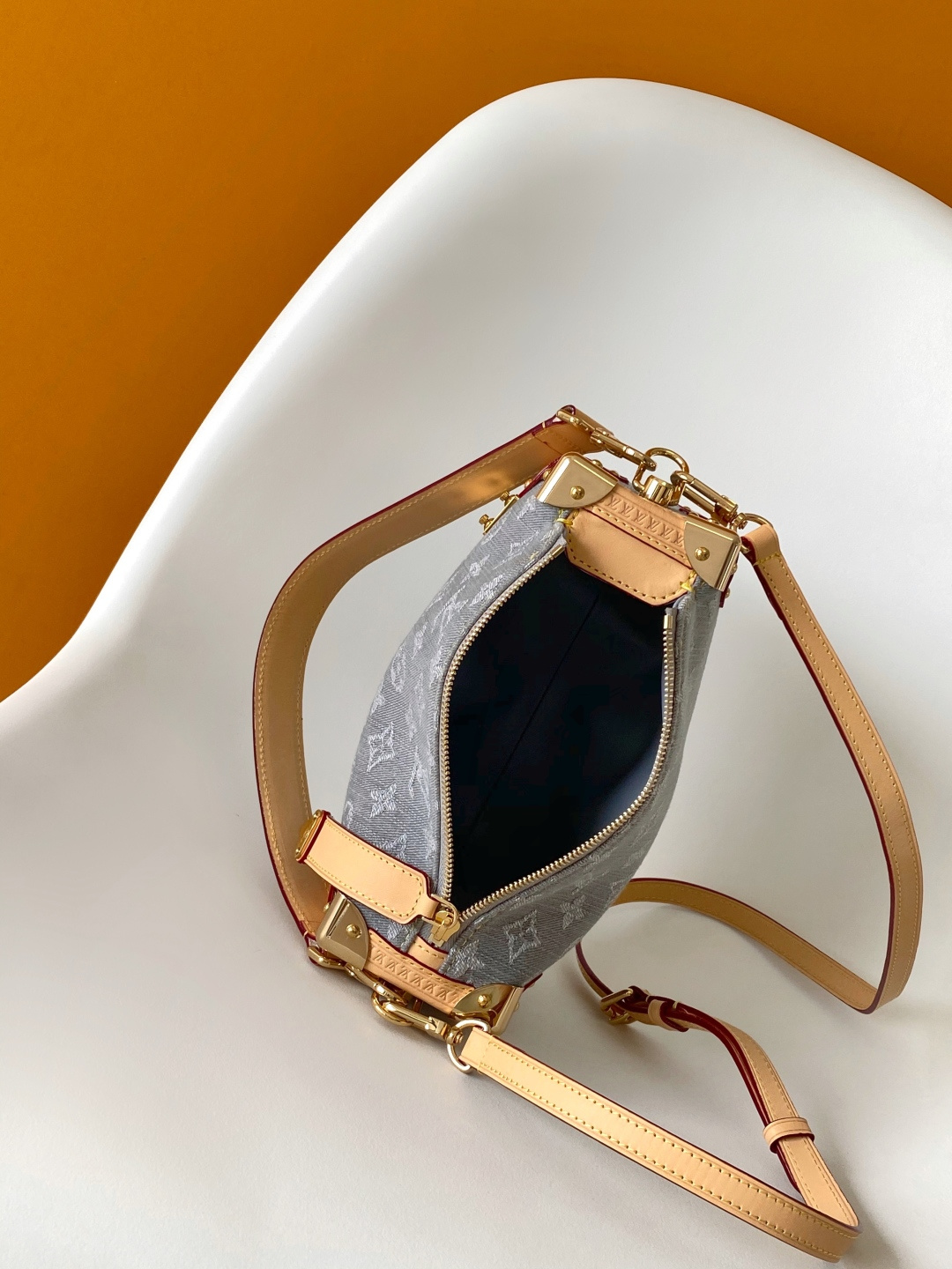 Louis Vuitton Basic Bag Cow Leather M-l-s