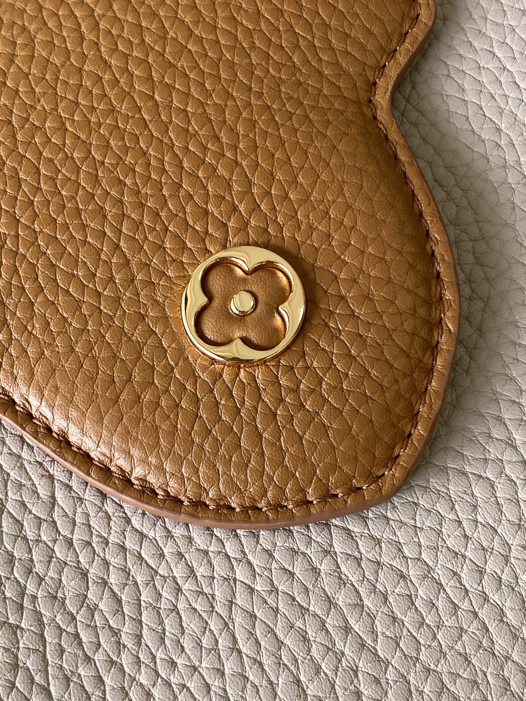 Louis Vuitton Basic Bag Cow Leather Brown M-l-s