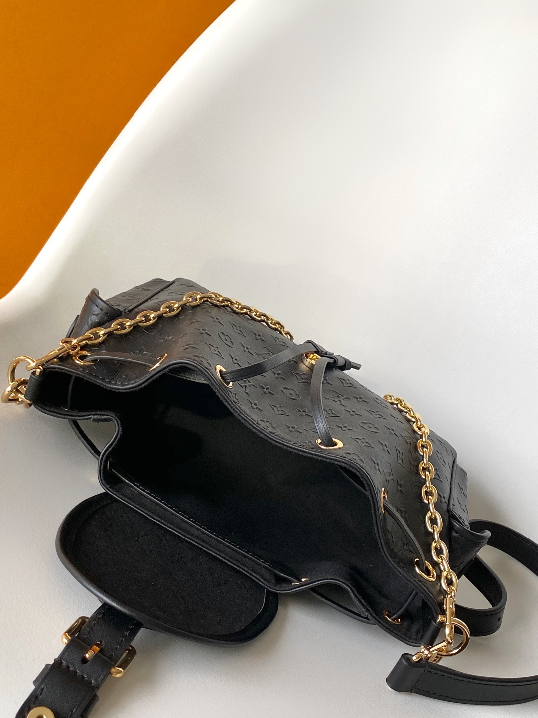 Louis Vuitton Basic Bag Cow Leather M-l-s
