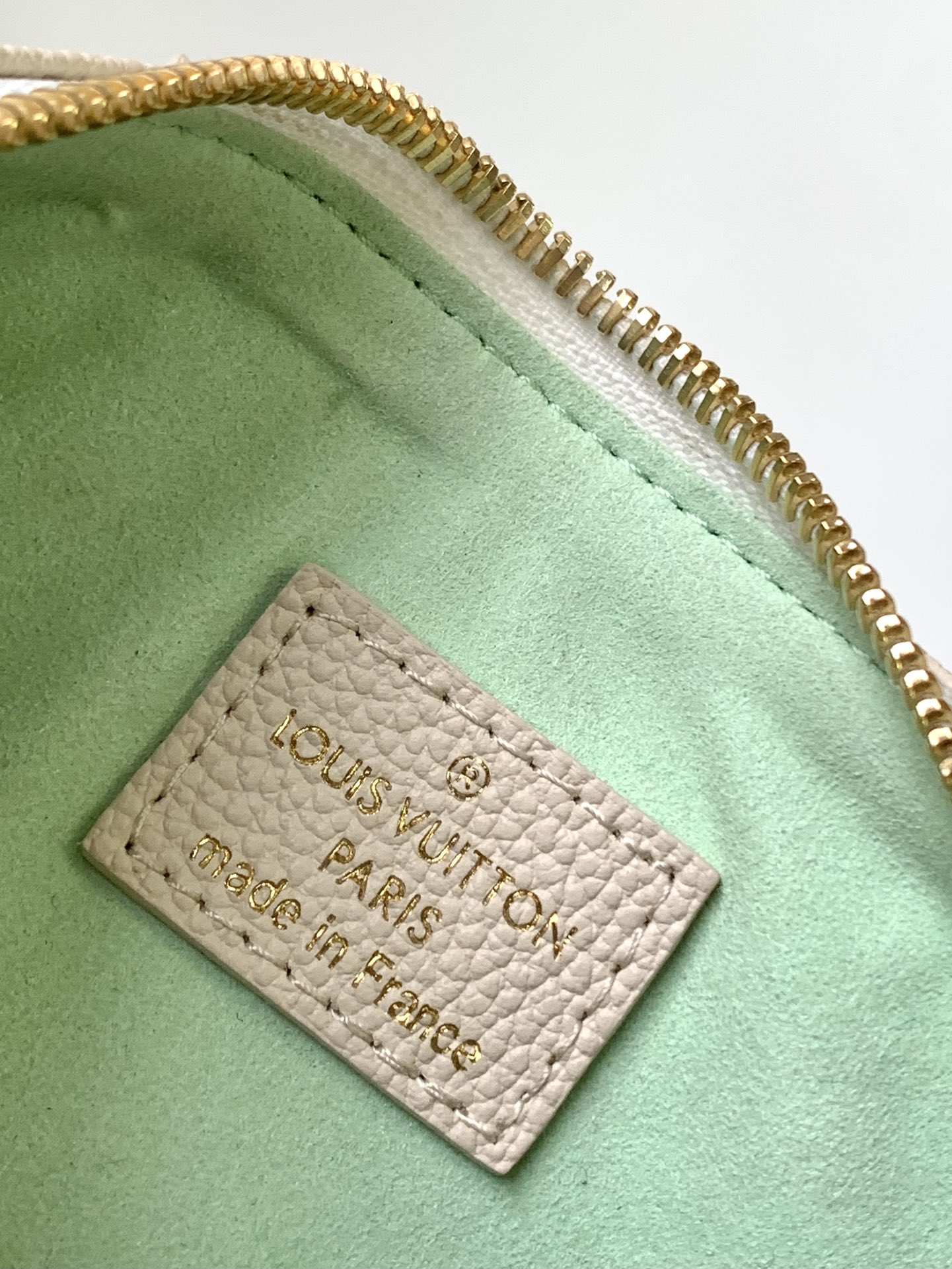 Louis Vuitton Basic Bag Black M-s