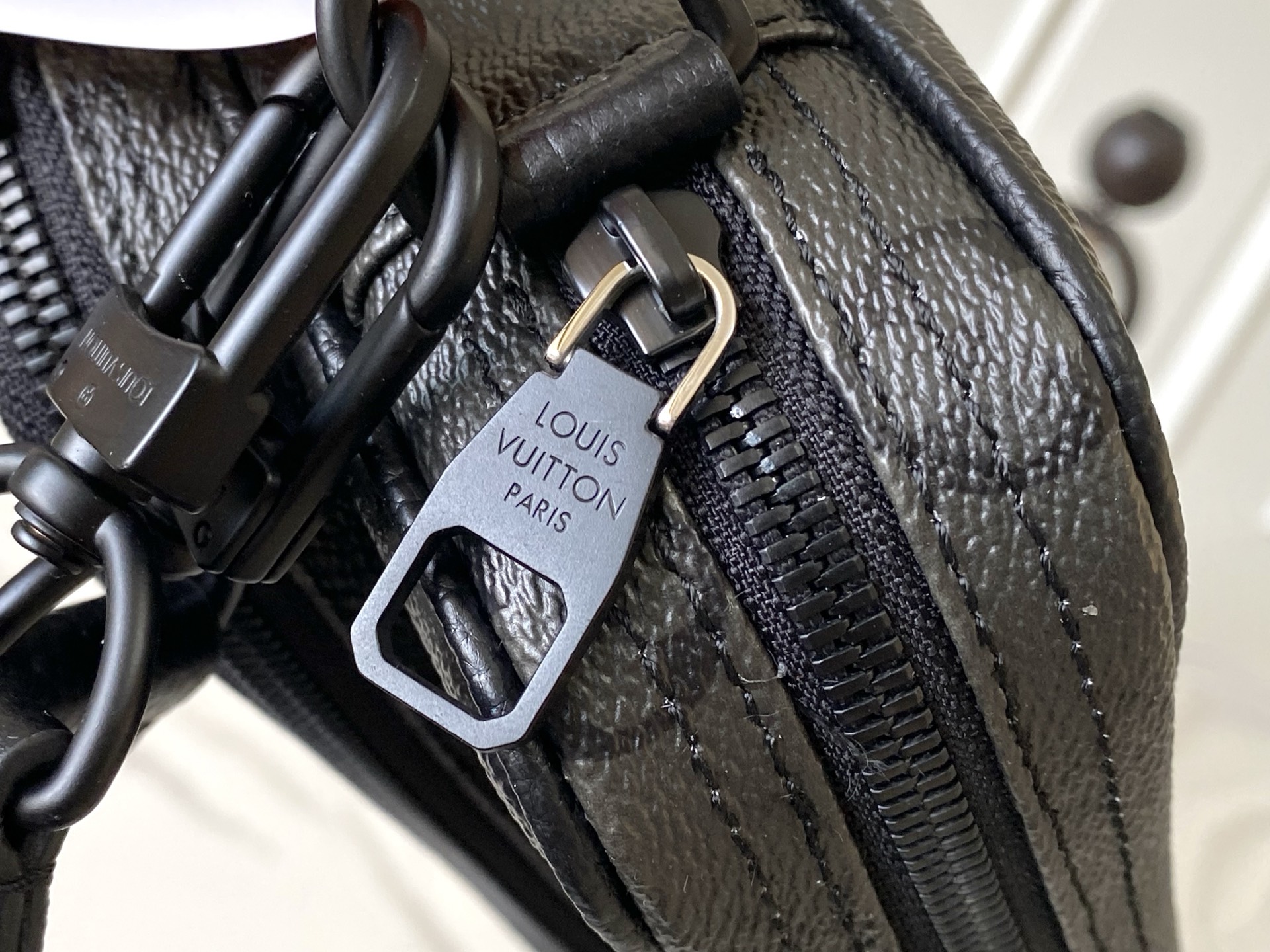 Louis Vuitton Crossbody Bag Cow Leather M-l