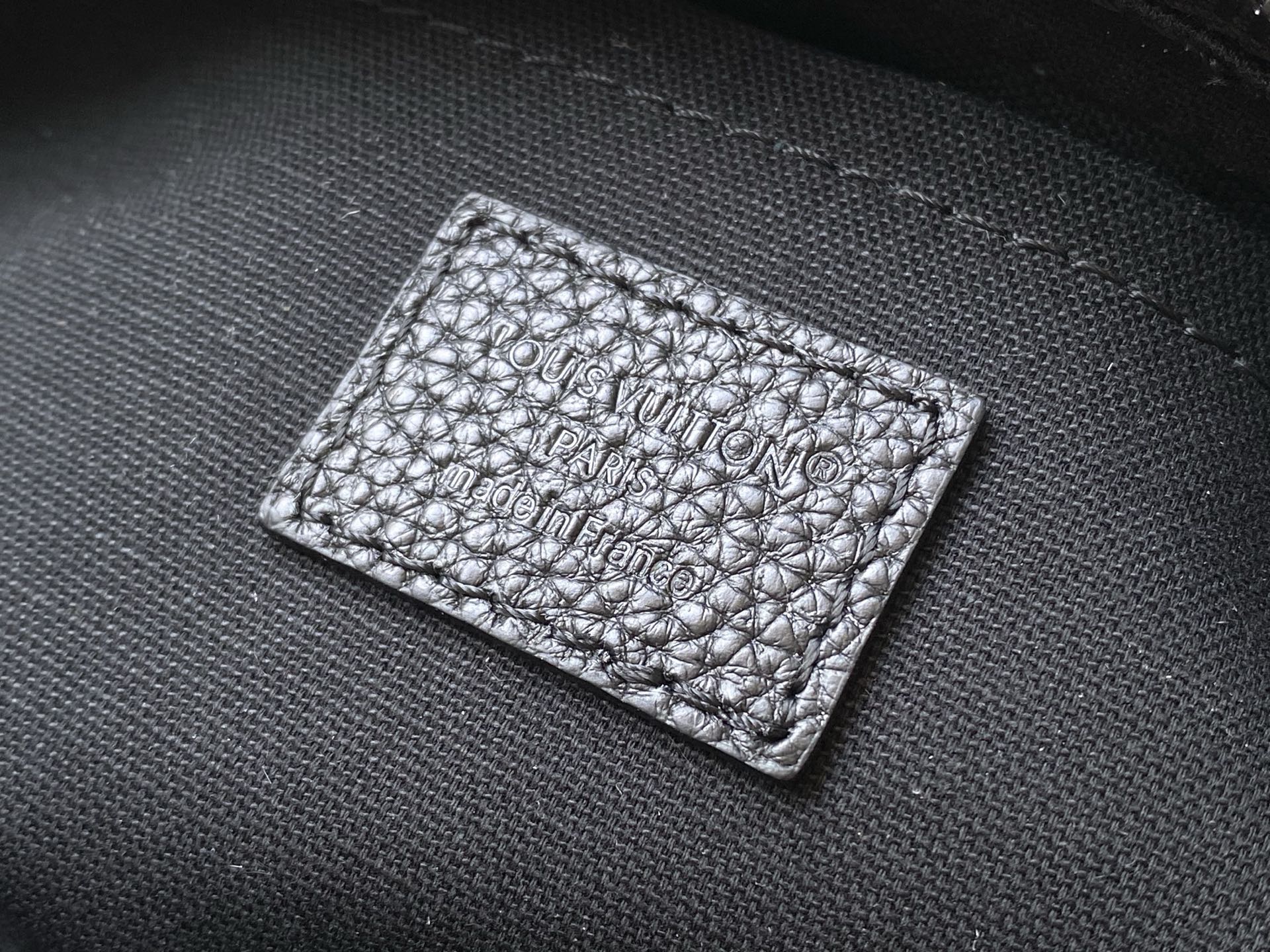 Louis Vuitton Crossbody Bag Cow Leather M-l