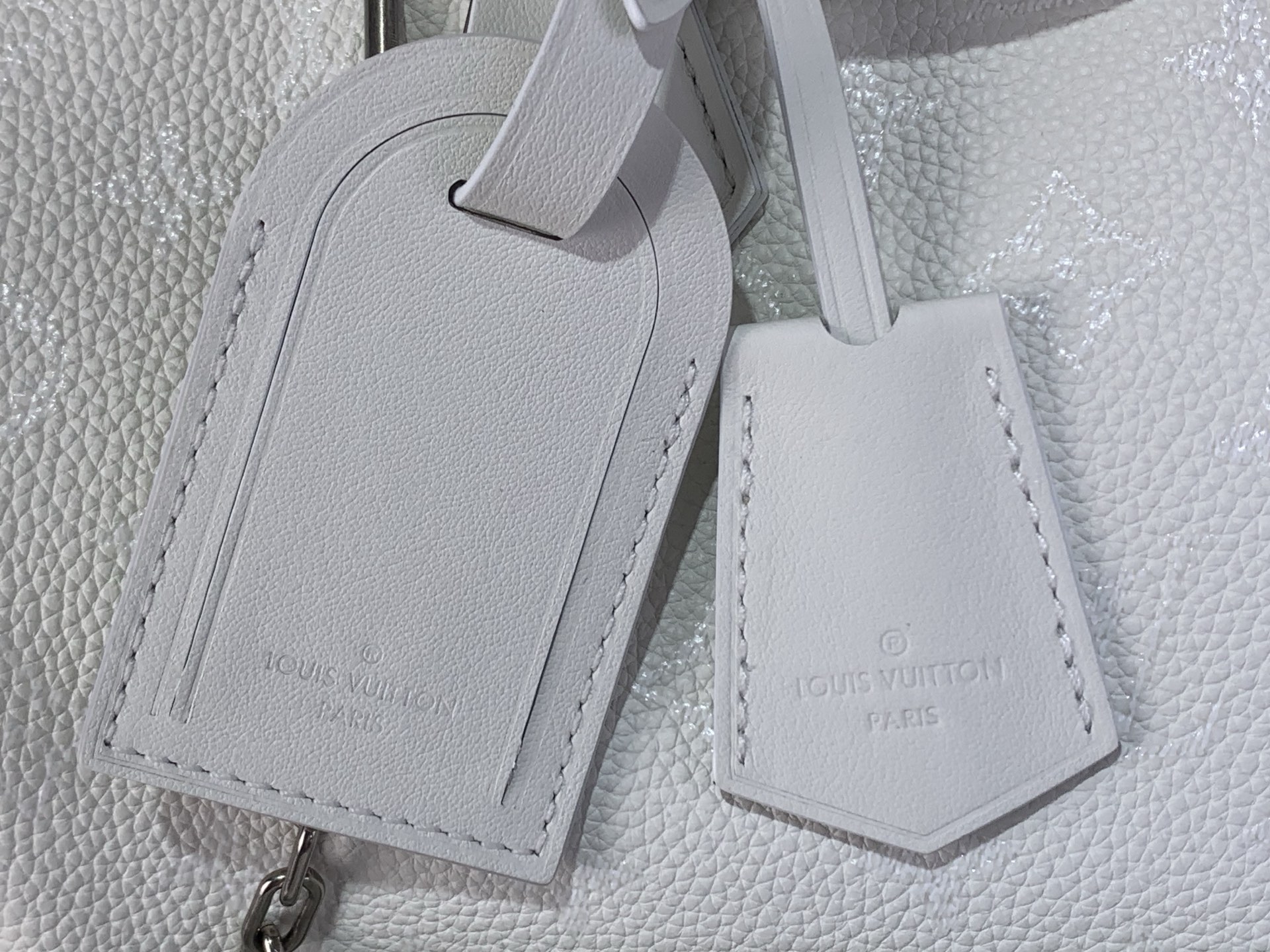 Louis Vuitton Basic Bag Cow Leather White M-s