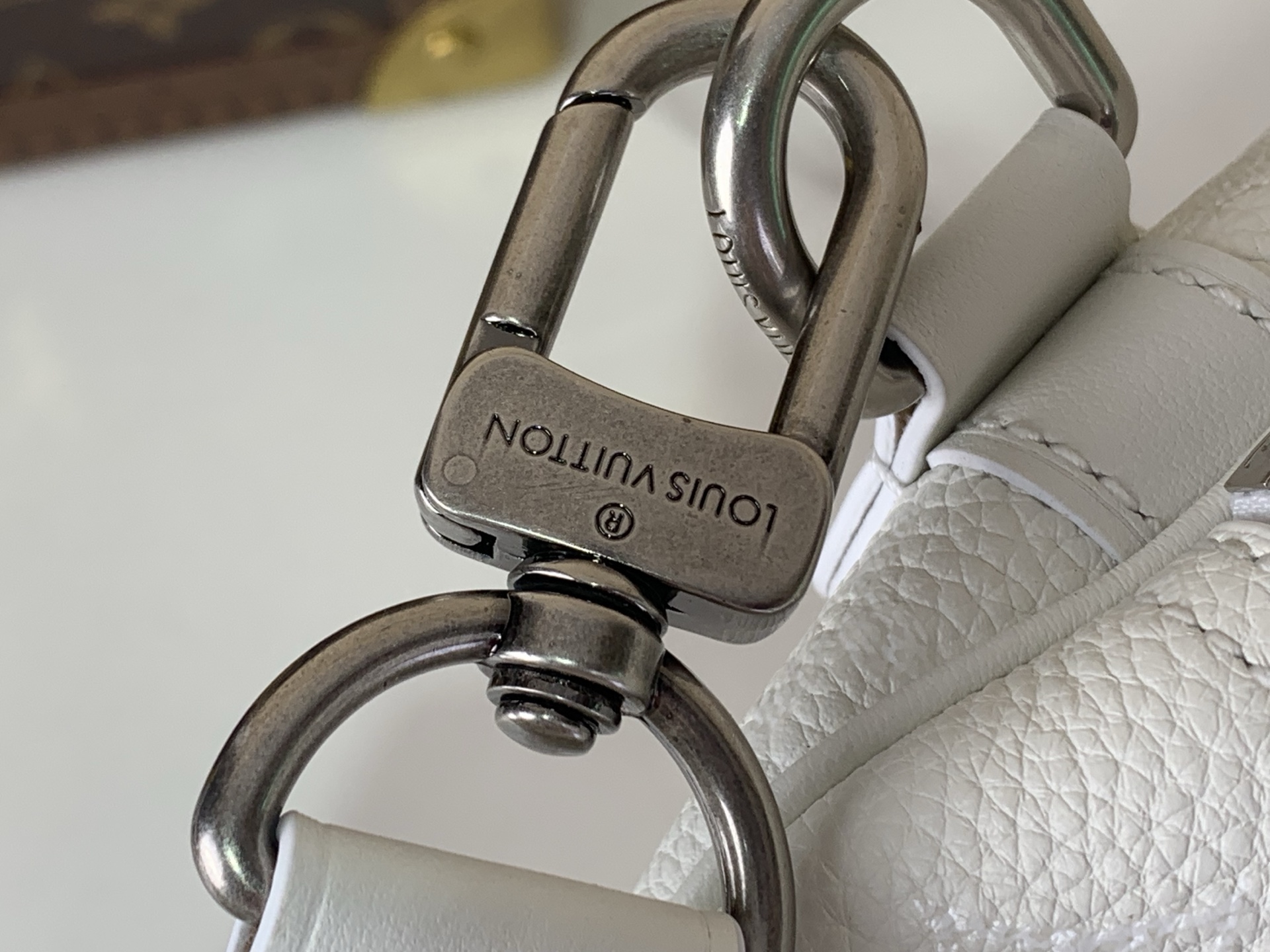 Louis Vuitton Basic Bag Cow Leather White M-s