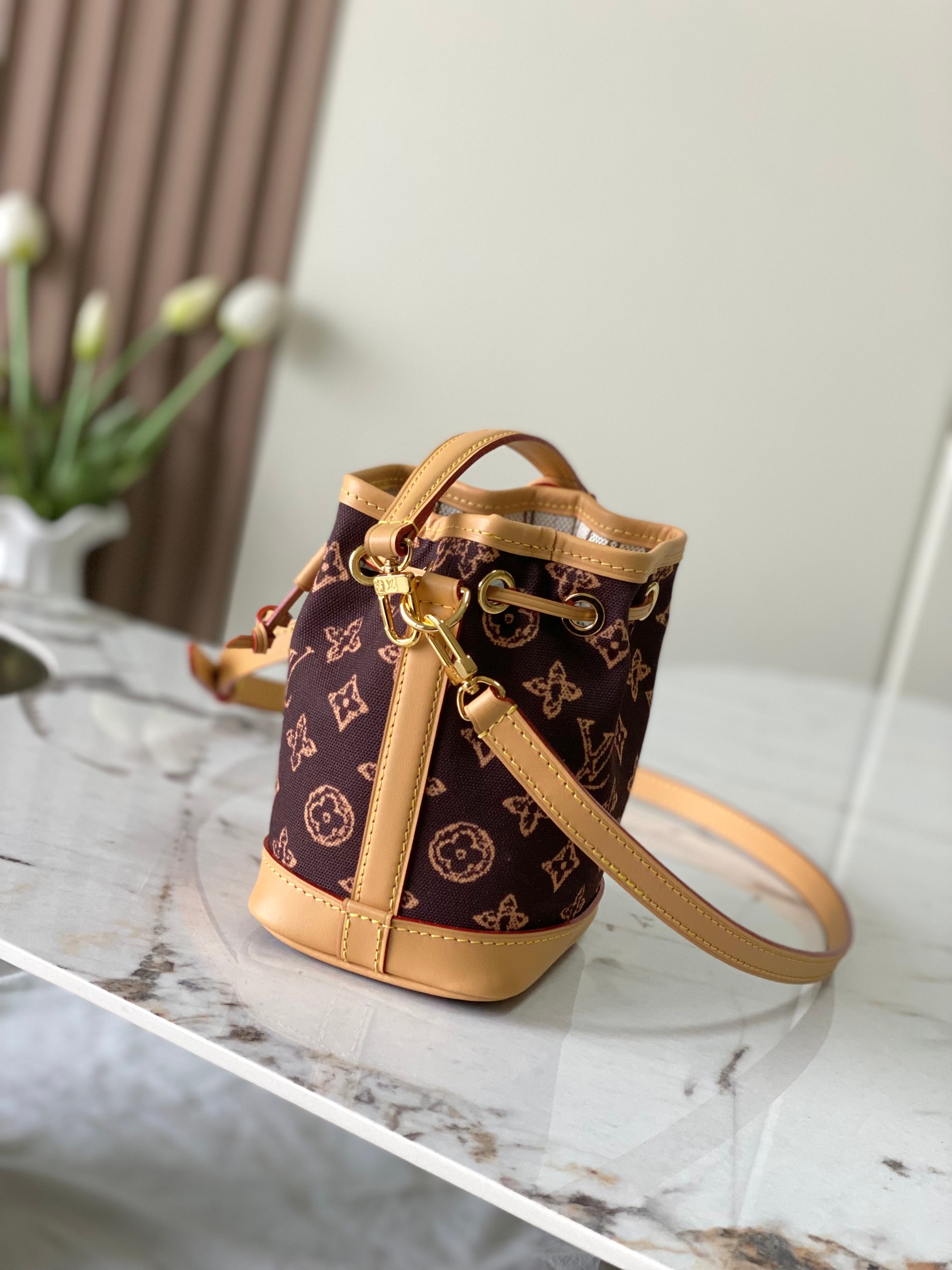 Louis Vuitton Basic Bag Cow Leather M