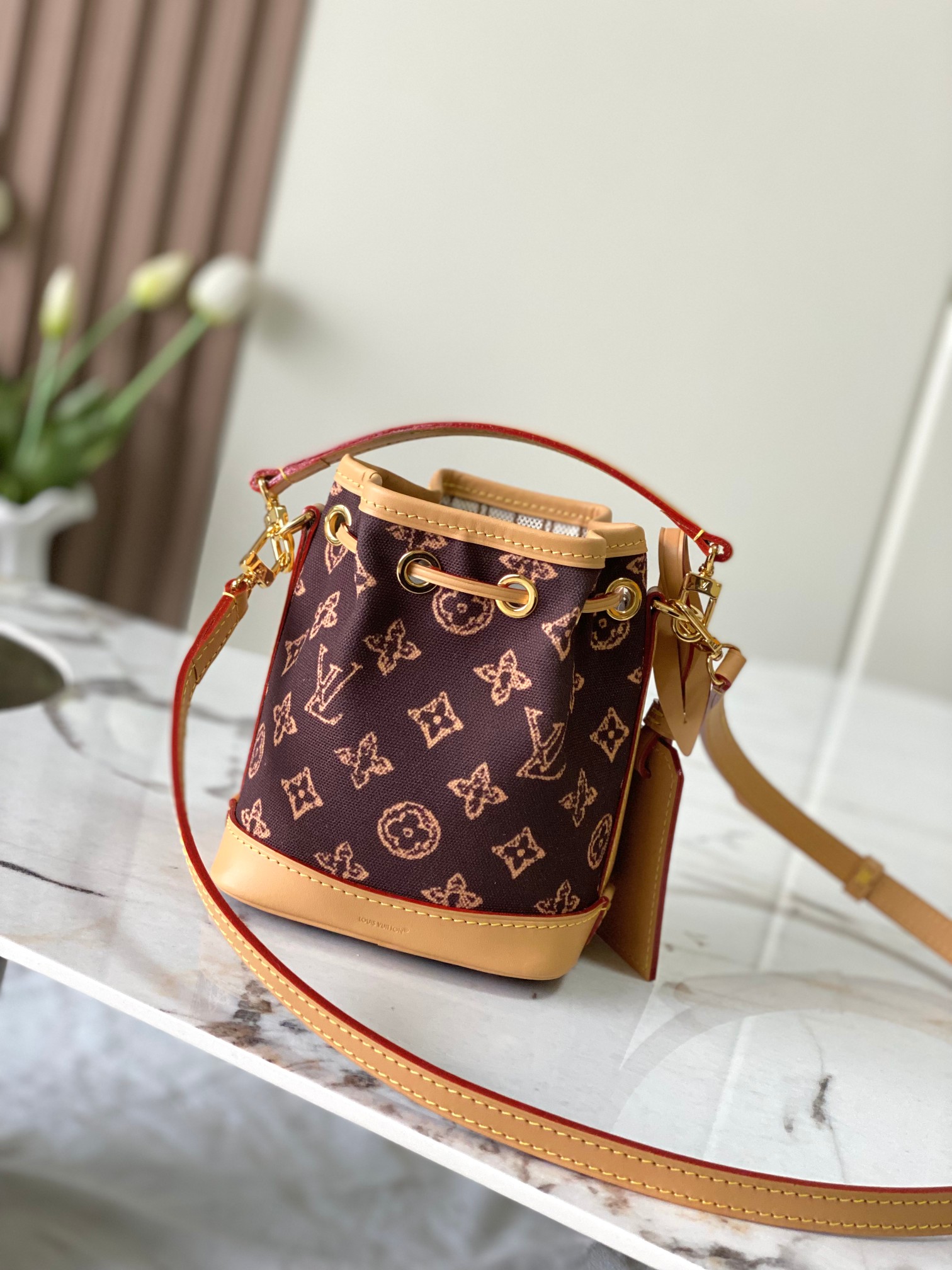 Louis Vuitton Basic Bag Cow Leather M