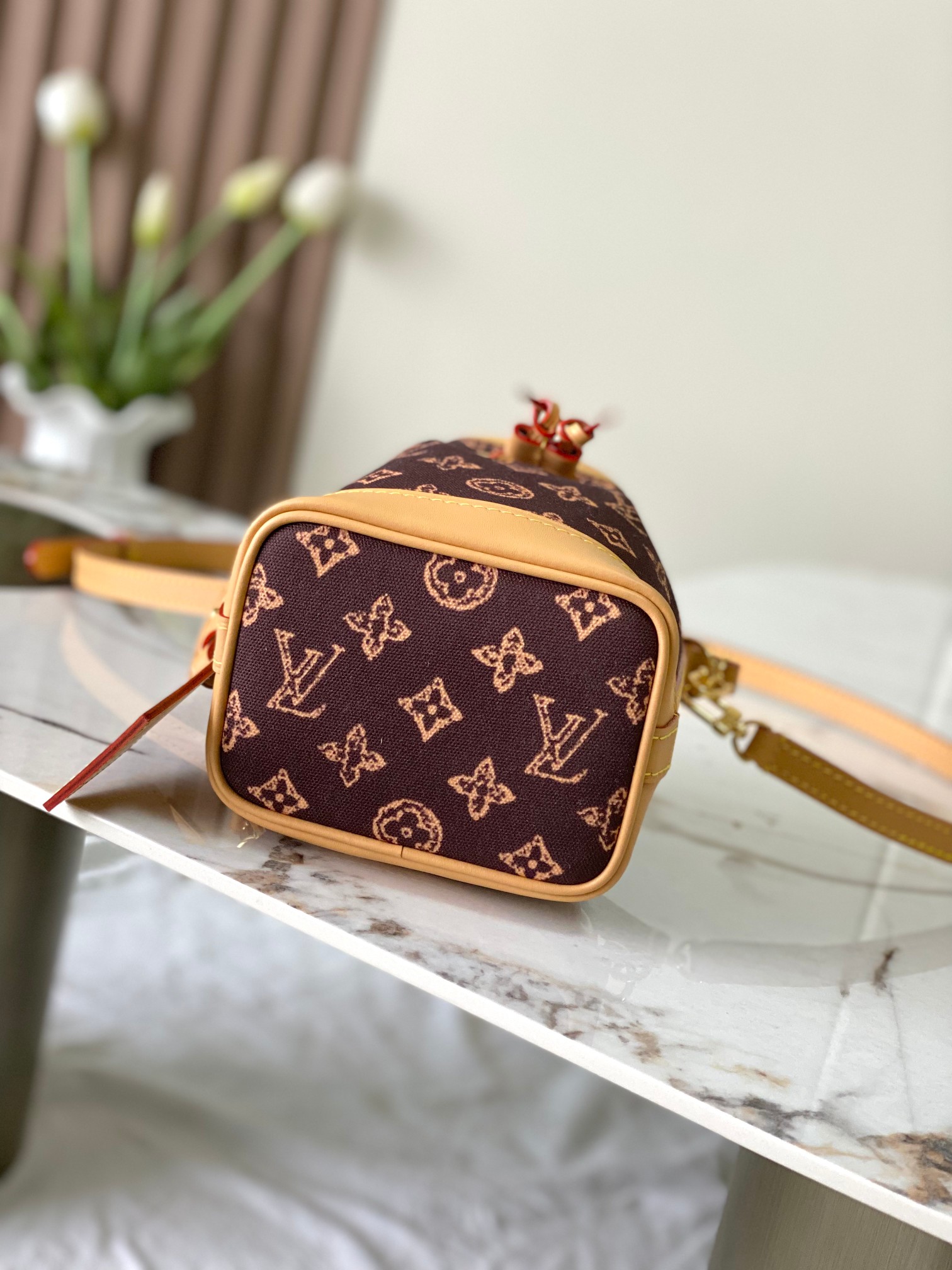 Louis Vuitton Basic Bag Cow Leather M