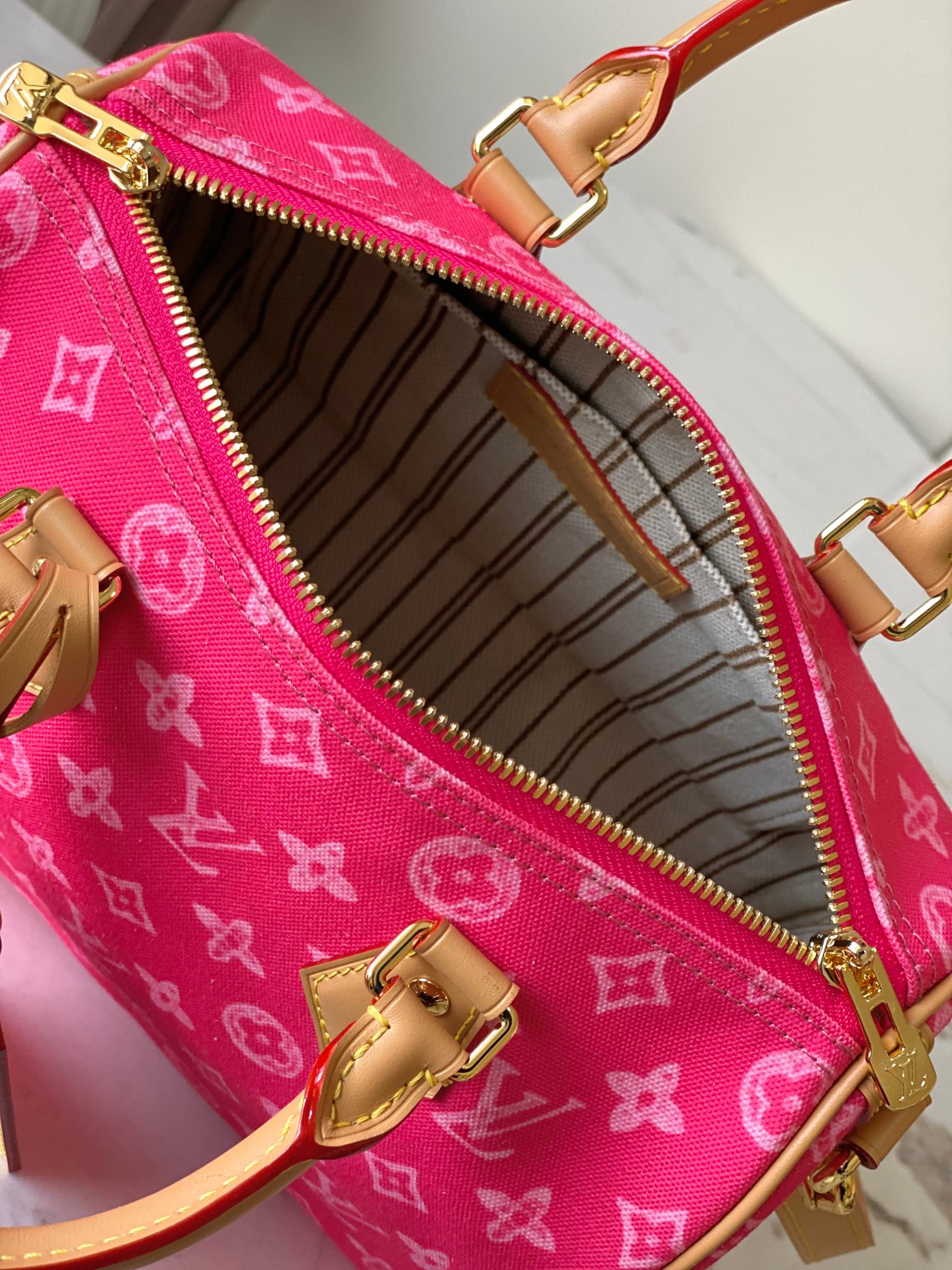 Louis Vuitton Basic Bag Cow Leather Pink M-l-s