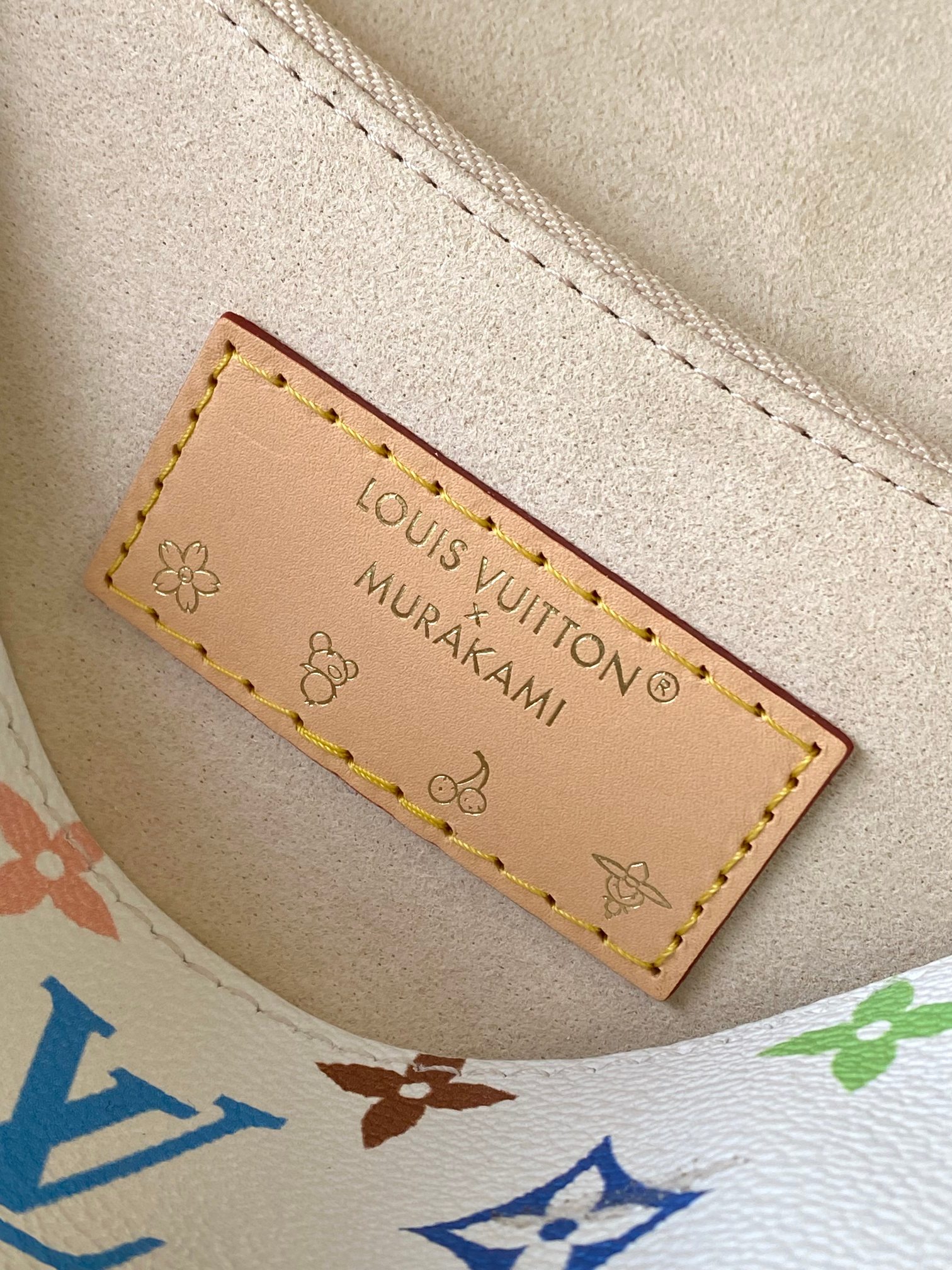 Louis Vuitton Basic Bag Canvas M