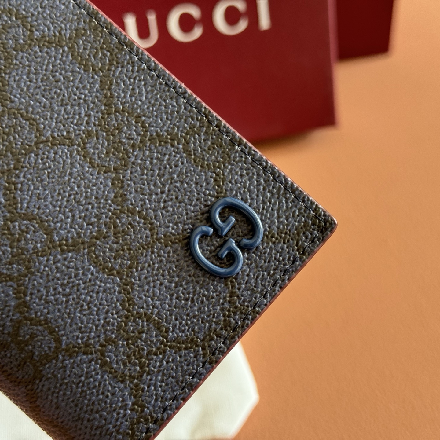 Gucci Basic Bag Gold M-s