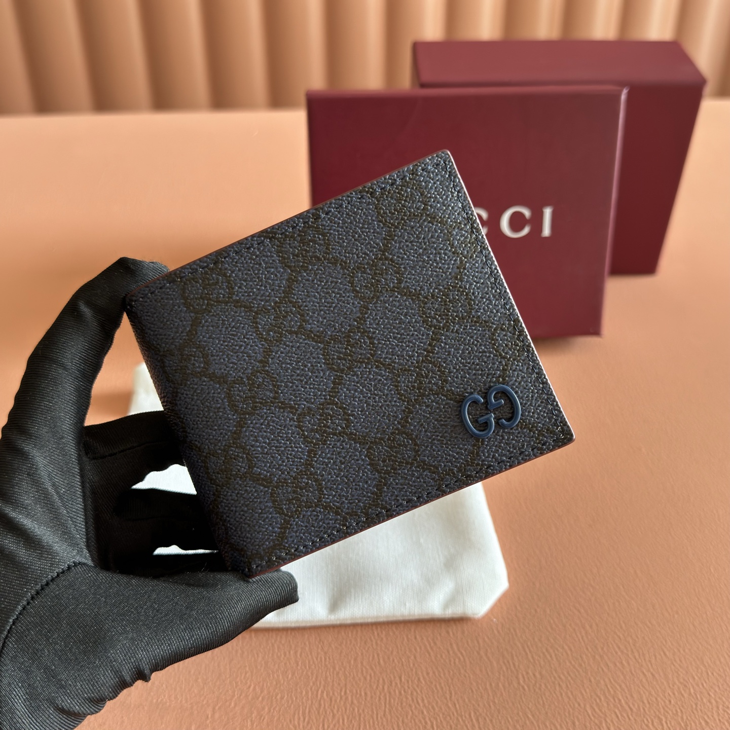 Gucci Basic Bag Gold M-s